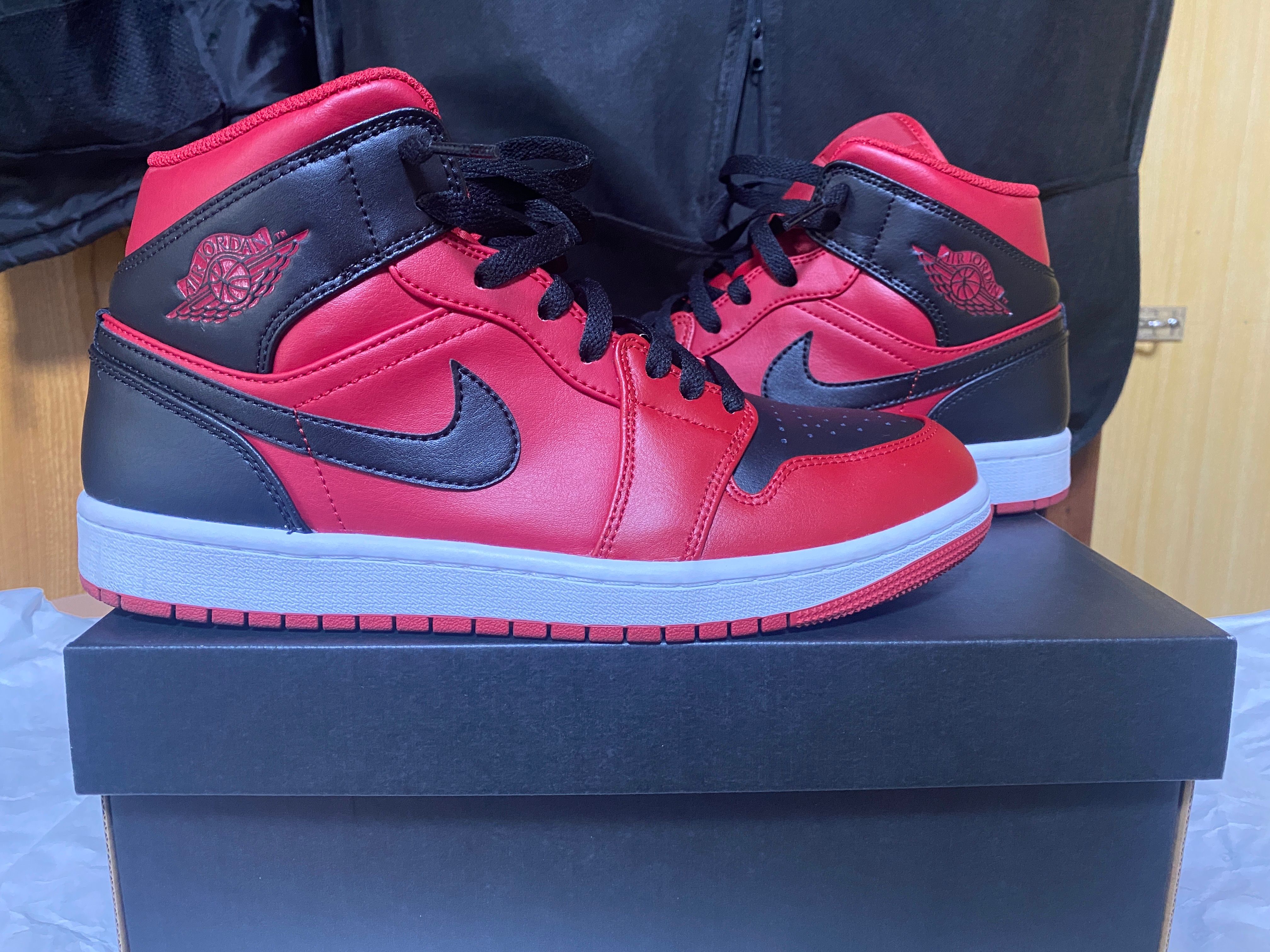 Nike Air Jordan 1 Mid "Reverse Bred"