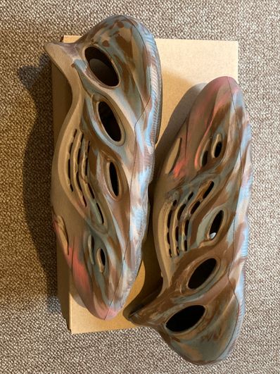 adidas YEEZY Foam Runner "Mx Sand Grey"