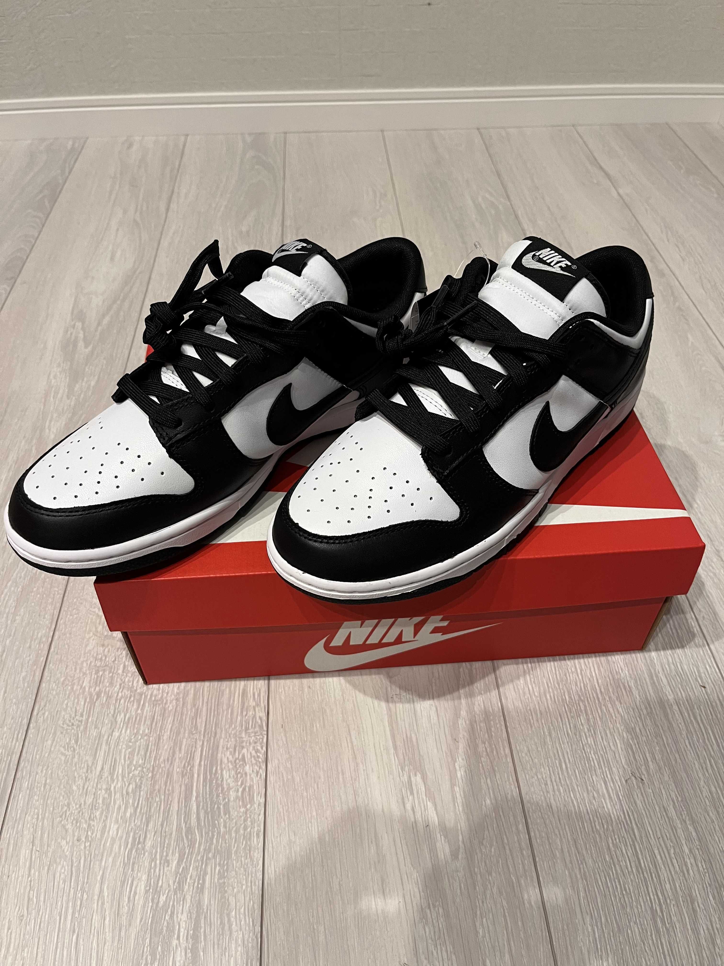 Nike Dunk Low Retro "Panda/White/Black"