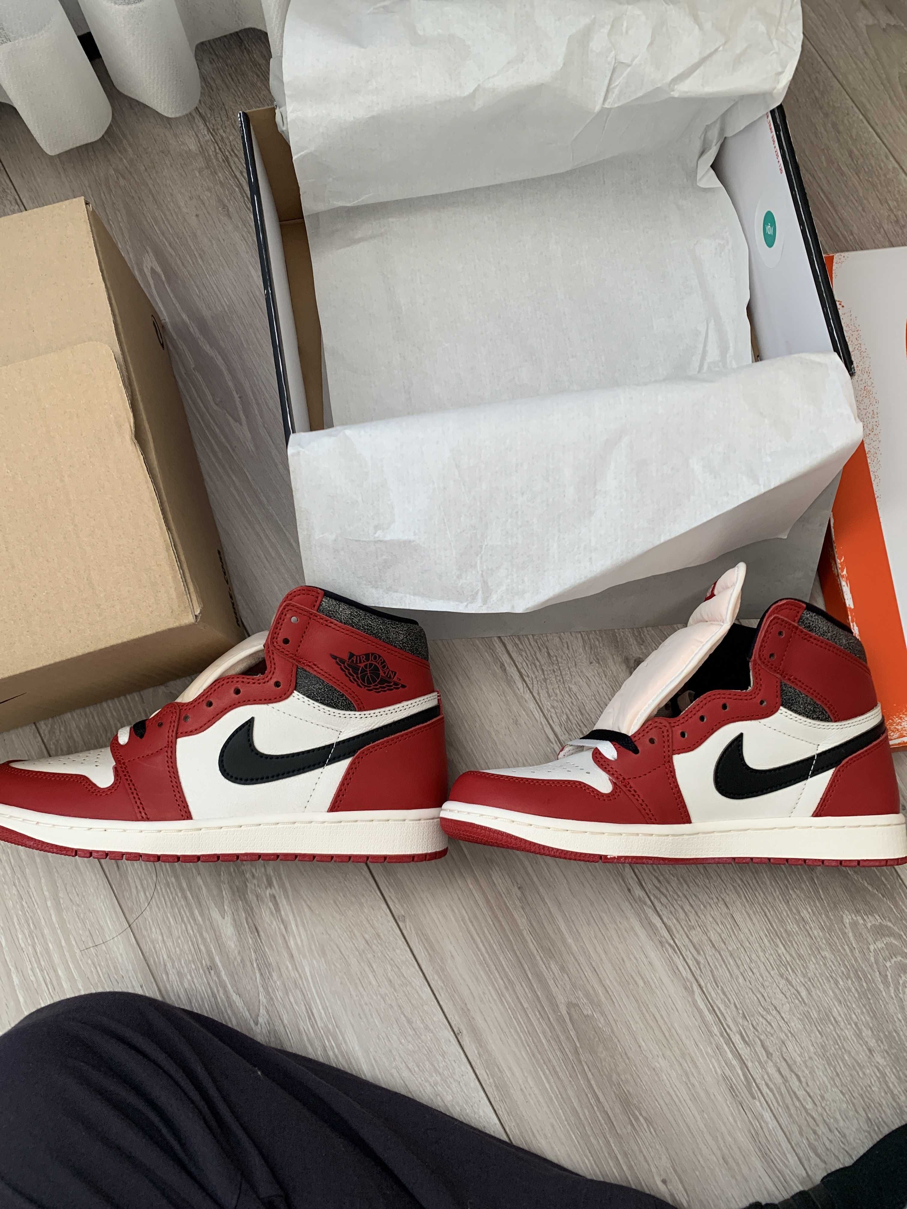 Nike Air Jordan 1 High OG "Lost & Found/Chicago"