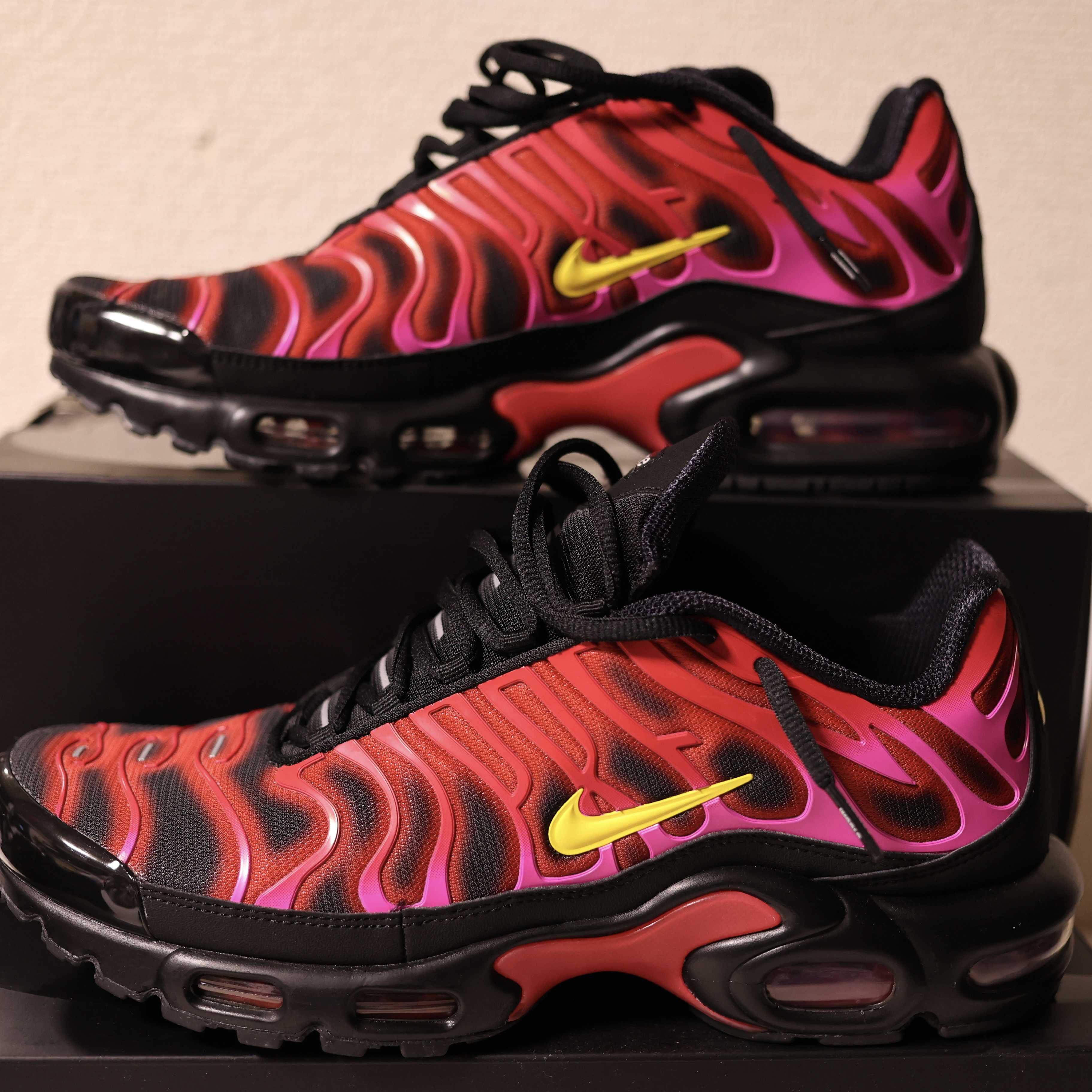 Supreme × Nike Air Max Plus "Hyper Grape"