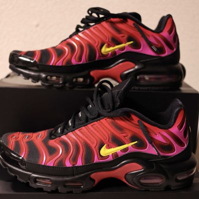 Supreme × Nike Air Max Plus "Hyper Grape"