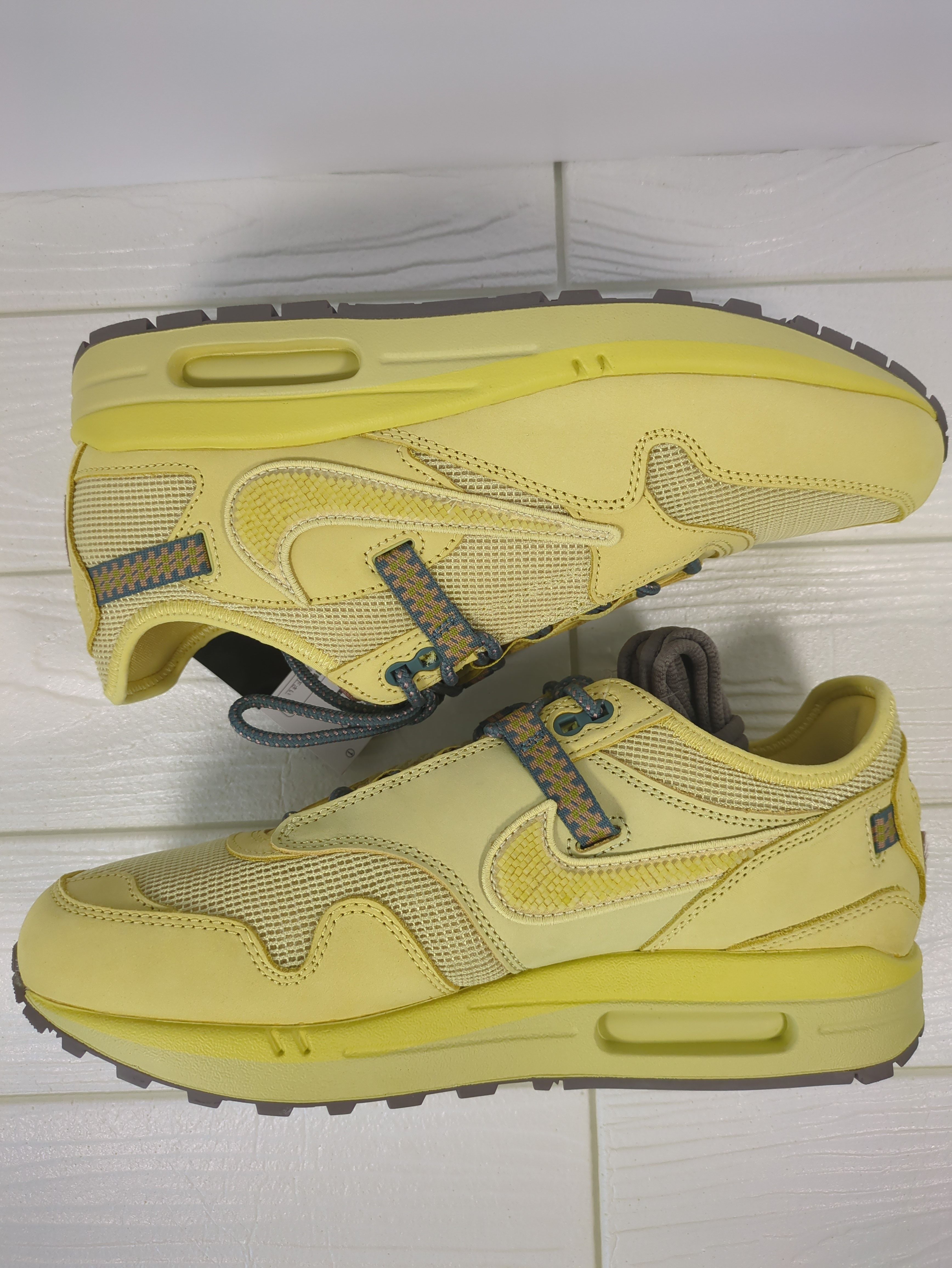 Travis Scott × Nike Air Max 1 "CACT.US Gold"