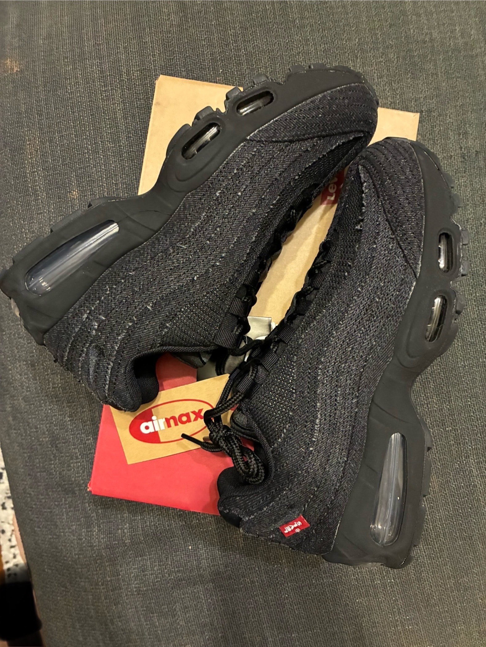 Levi's × Nike Air Max 95 OG "Denim Black"