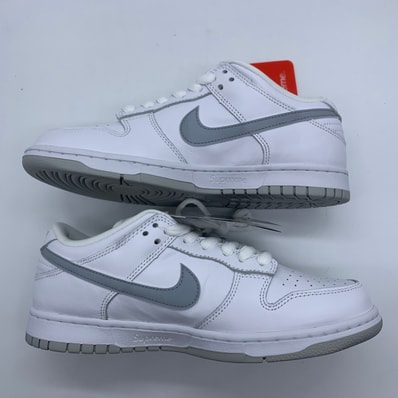 Supreme × Nike SB Dunk Low "White/Metallic Silver" (25FW Week2)