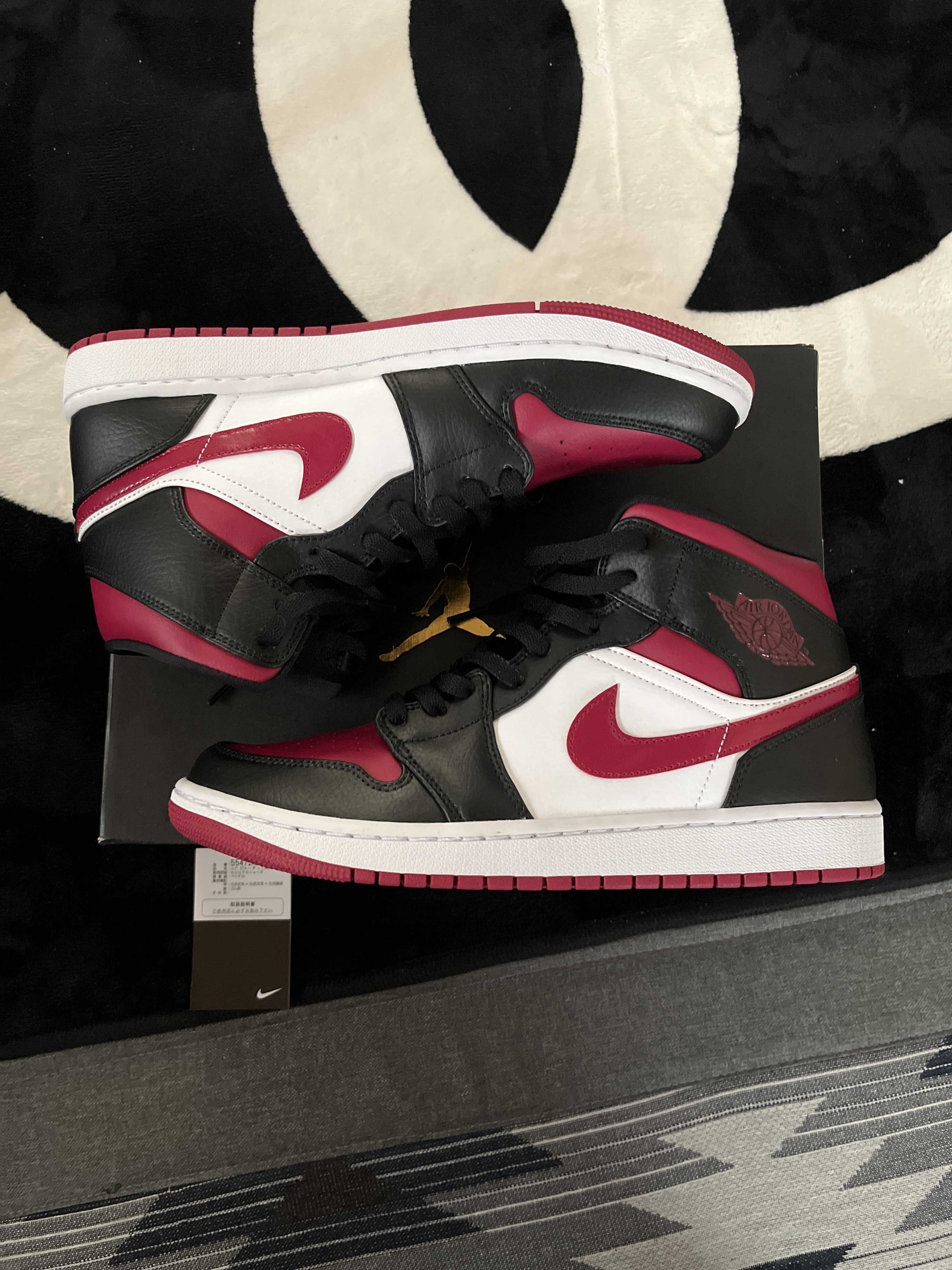 NIKE AIR JORDAN 1 MID "BLACK/RED/WHITE"