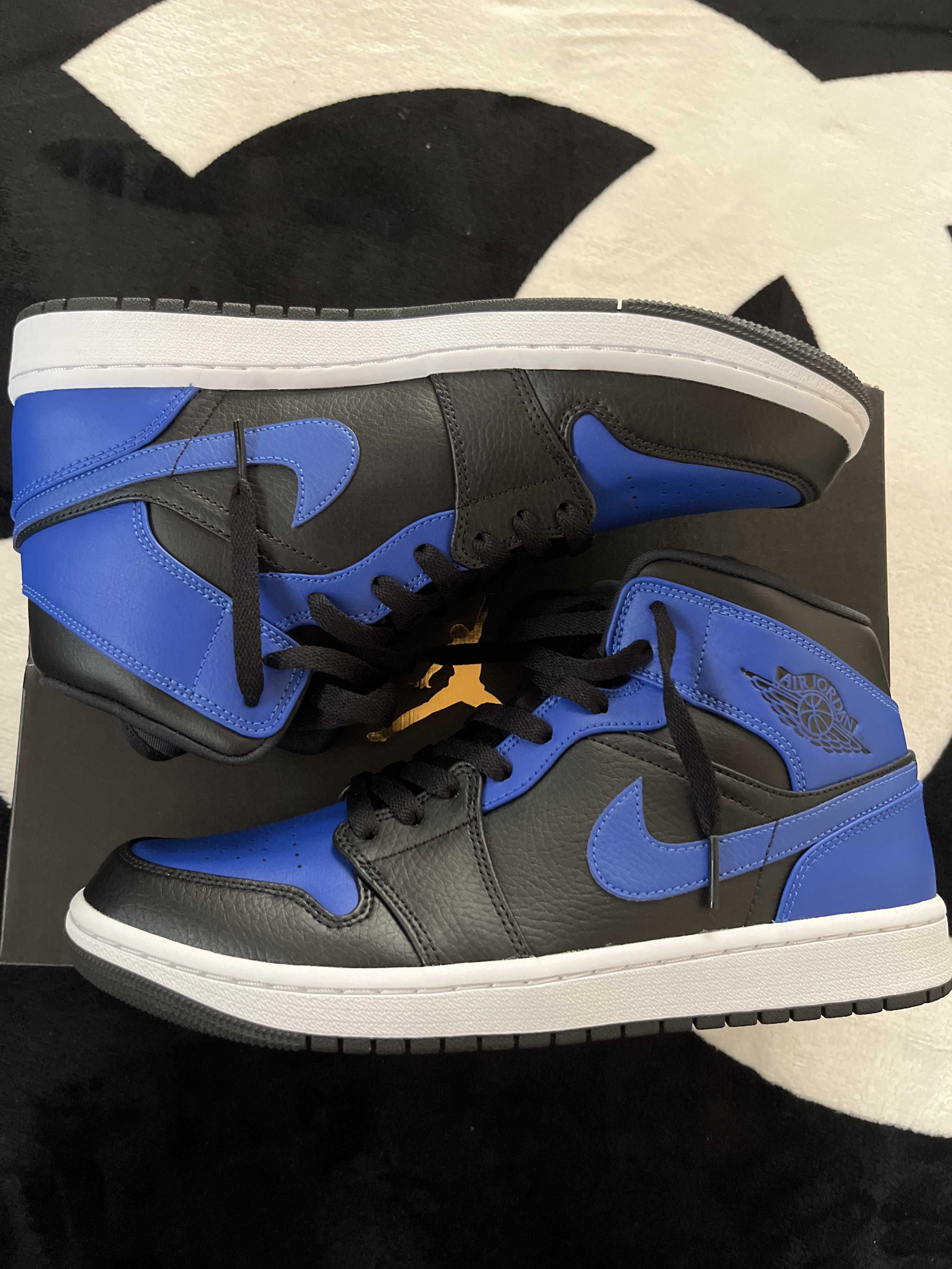 Nike Air Jordan 1 Mid "Hyper Royal"