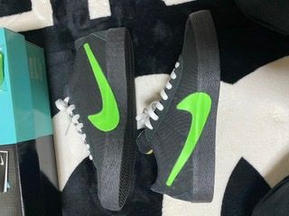 Poets × Nike SB Bruin QS 