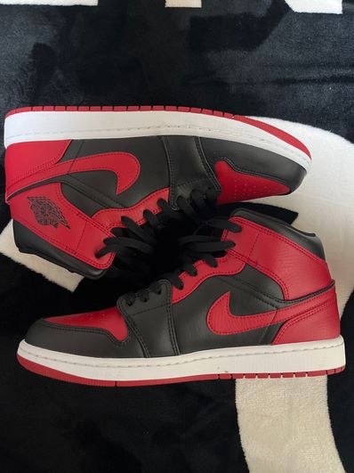 Nike Air Jordan 1 Mid "Bred"