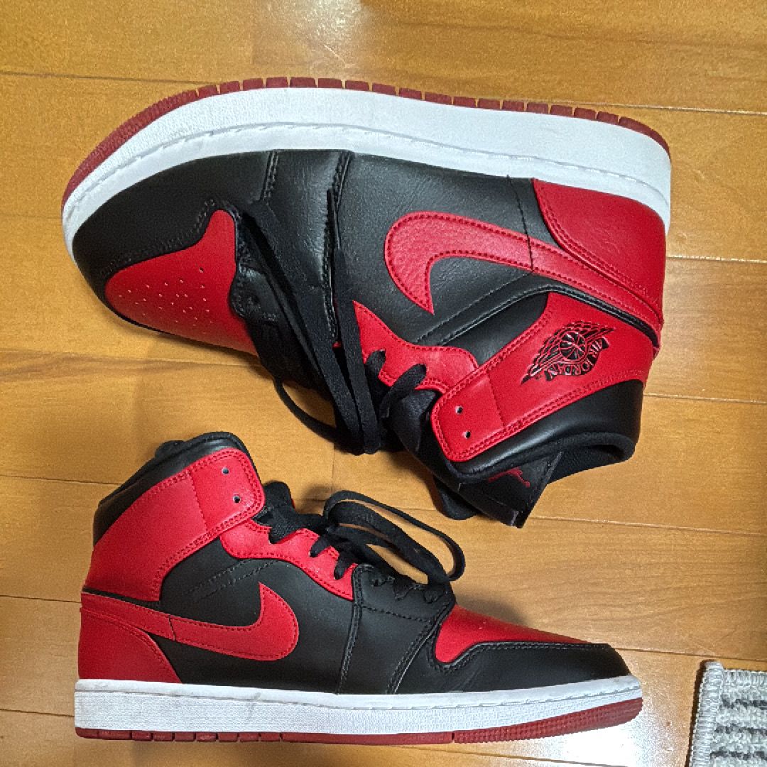 Nike Air Jordan 1 Mid "Bred"