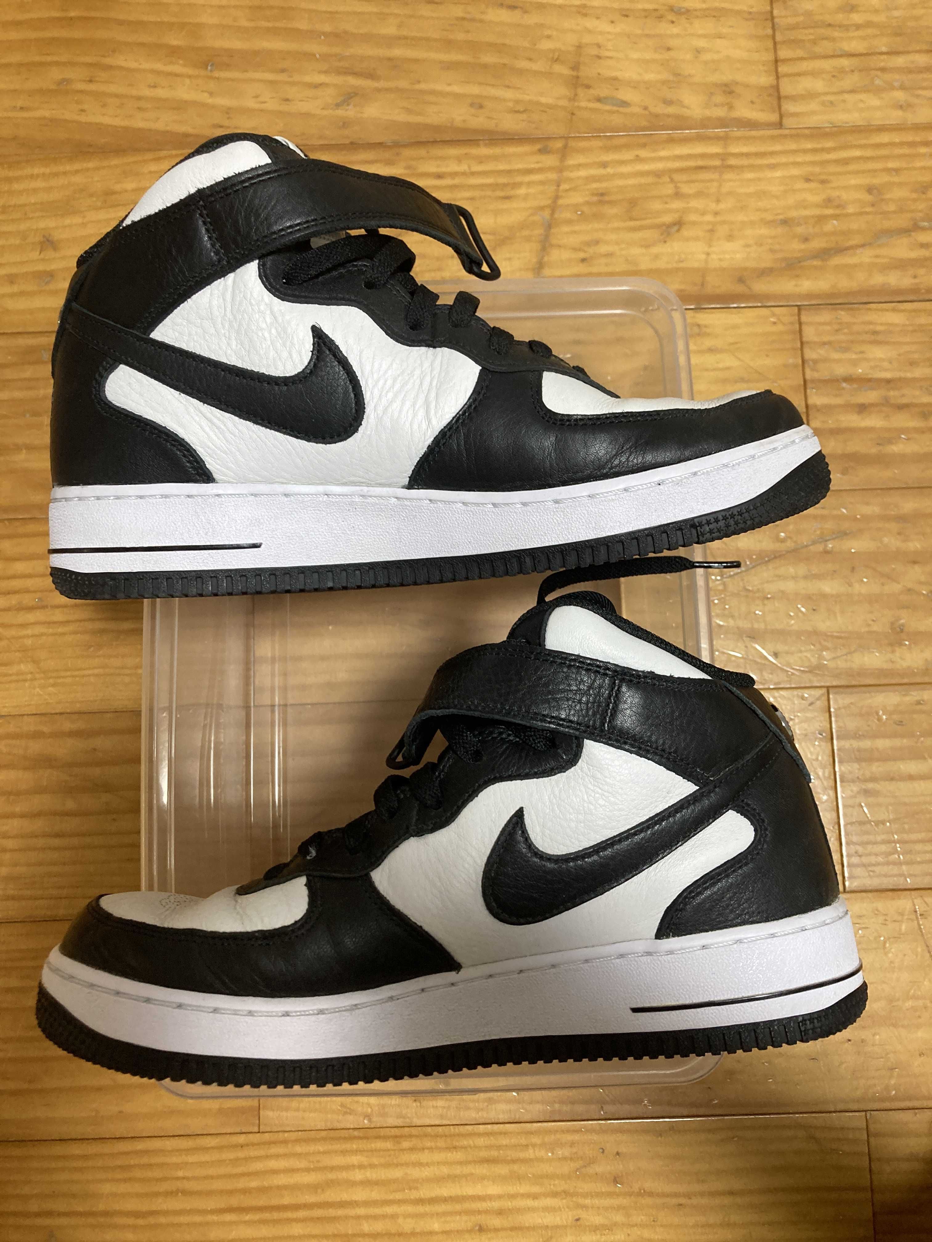 Stussy × Nike Air Force 1 Mid "Black and Light Bone"