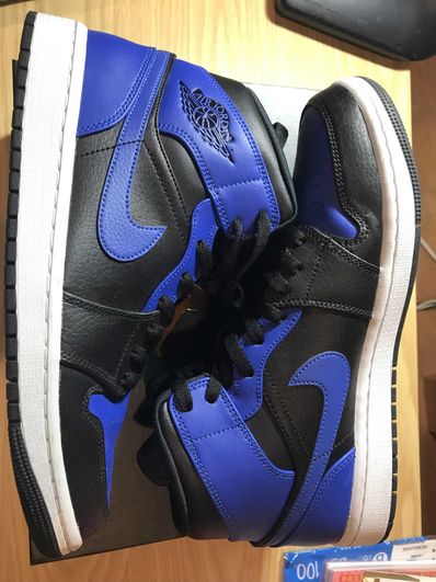 Nike Air Jordan 1 Mid "Hyper Royal"