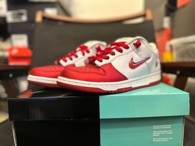 Supreme × Nike Dunk Low "Varsity Red/White"
