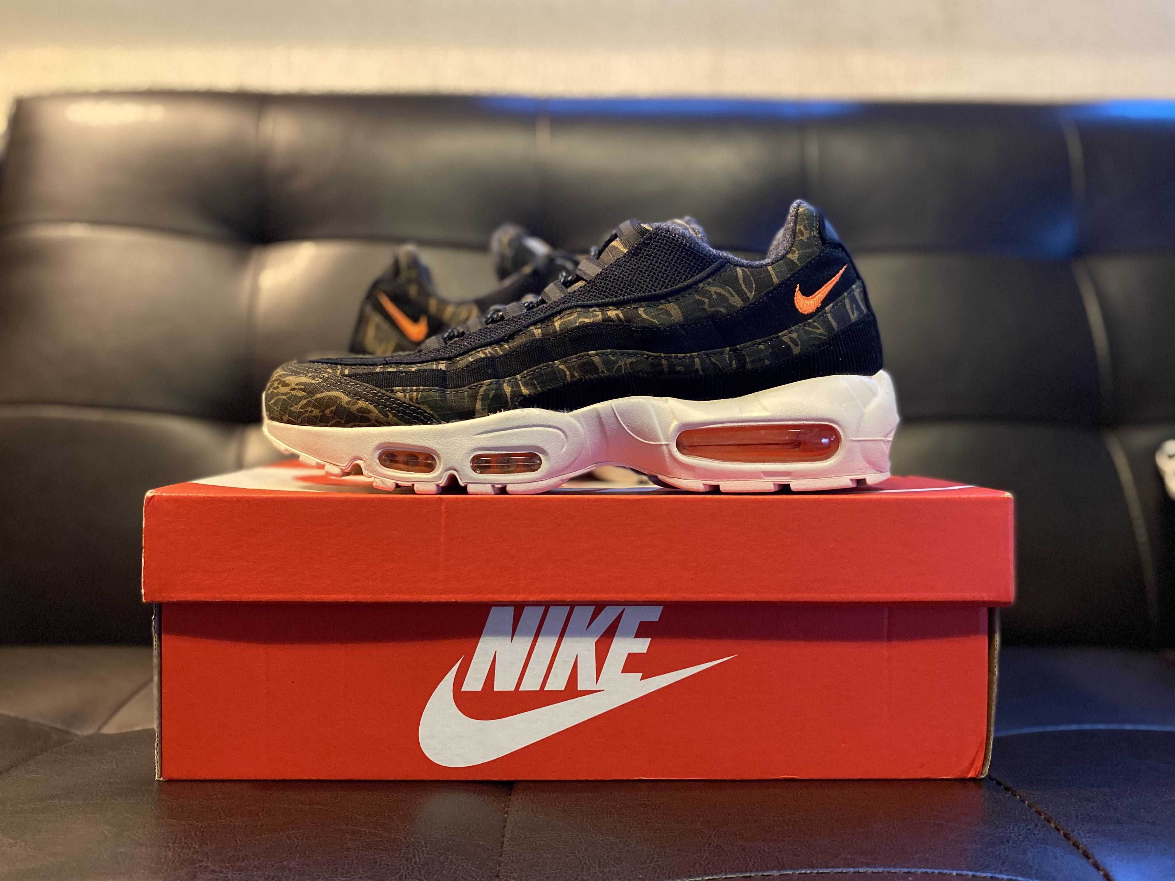 Carharte WIP × Nike Air Max 95 "Black/Sail/Total Orange"