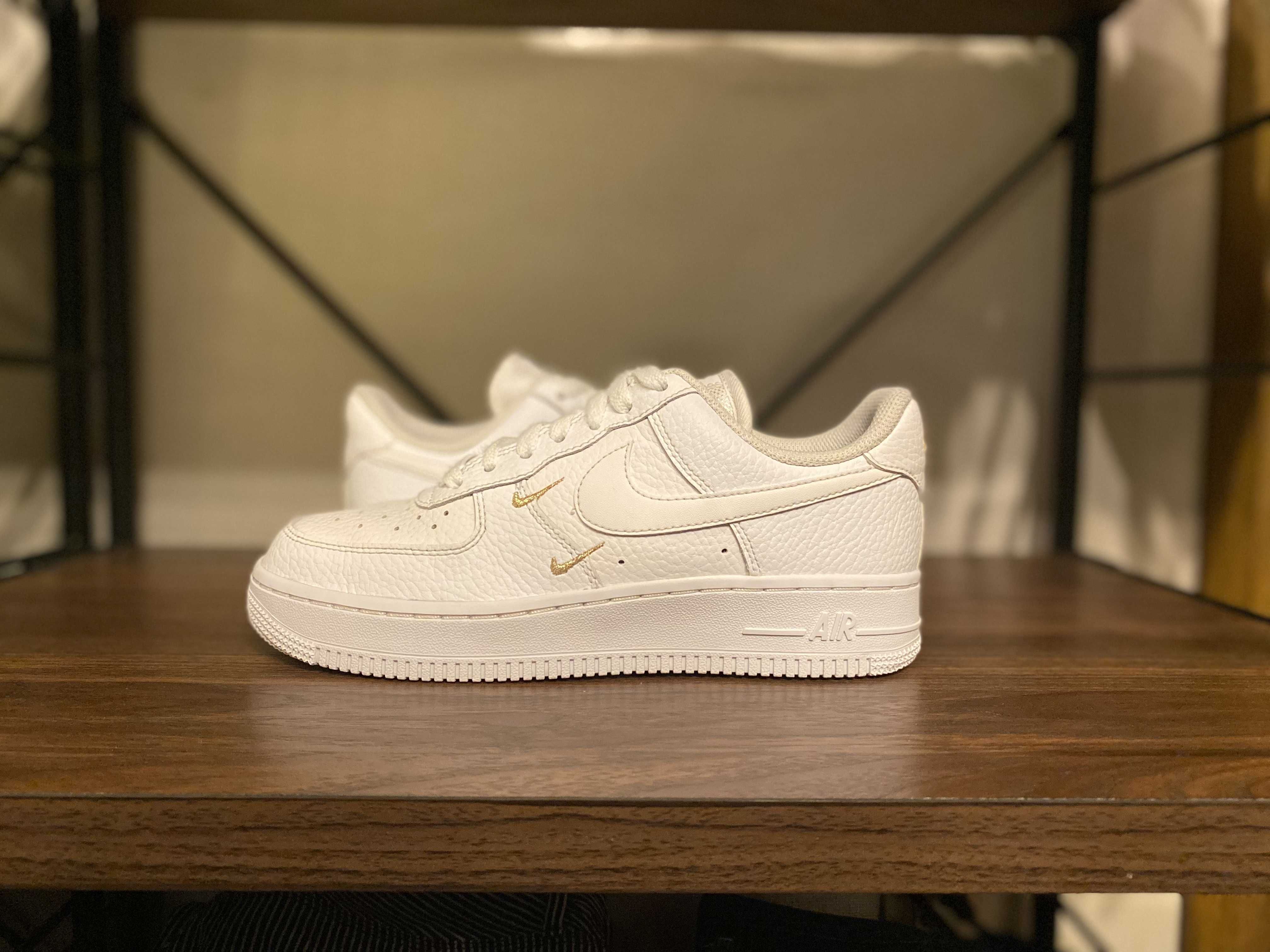 Nike Women's Air Force 1 Low 07 Essential "White/White"