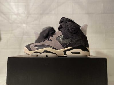 NIike Women's Air Jordan 6 "Smoke Grey"
