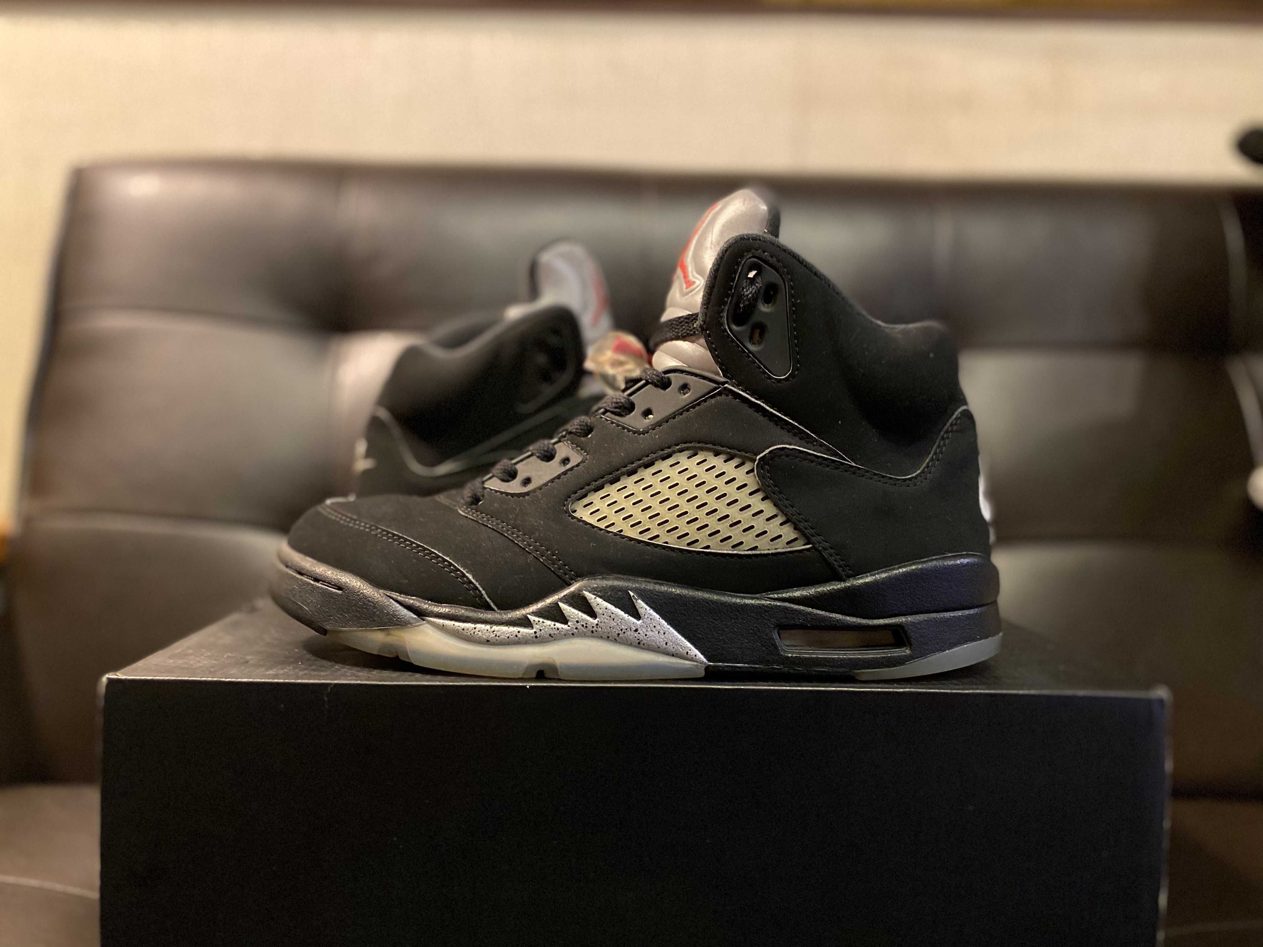 Nike Air Jordan 5 Retro OG "Black/Fire Red/Metallic Silver/White" (2016)