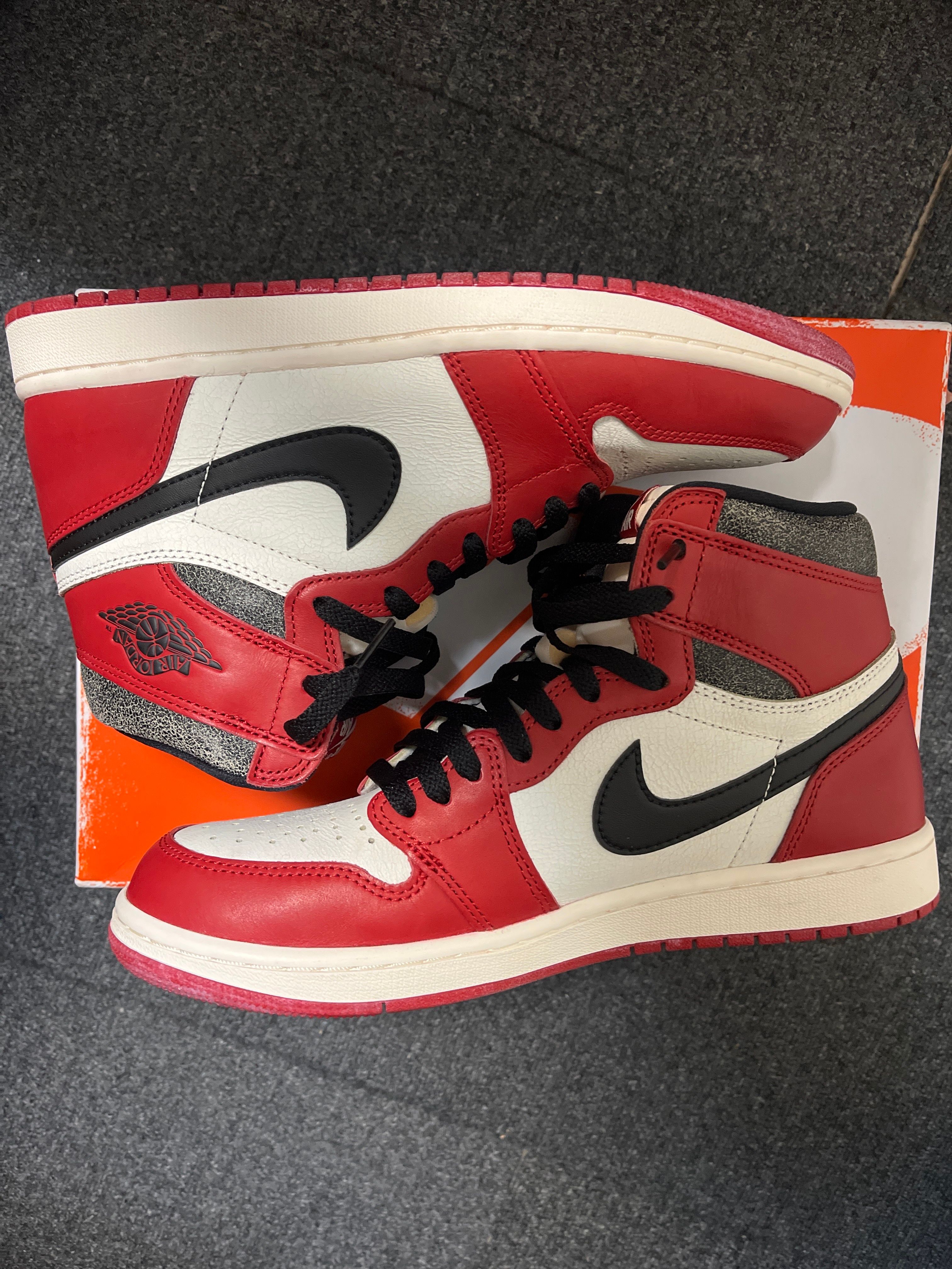 Nike Air Jordan 1 High OG "Lost & Found/Chicago"