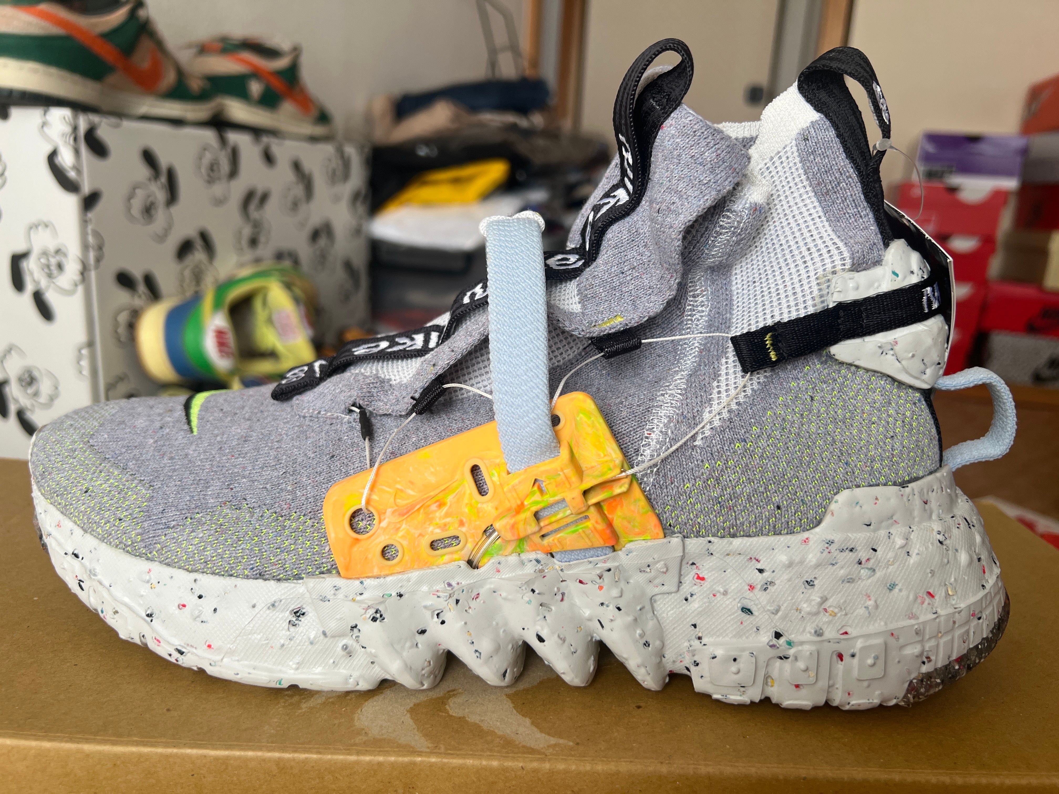 NIKE "SPACE HIPPIE COLLECTION" 03 VOLT