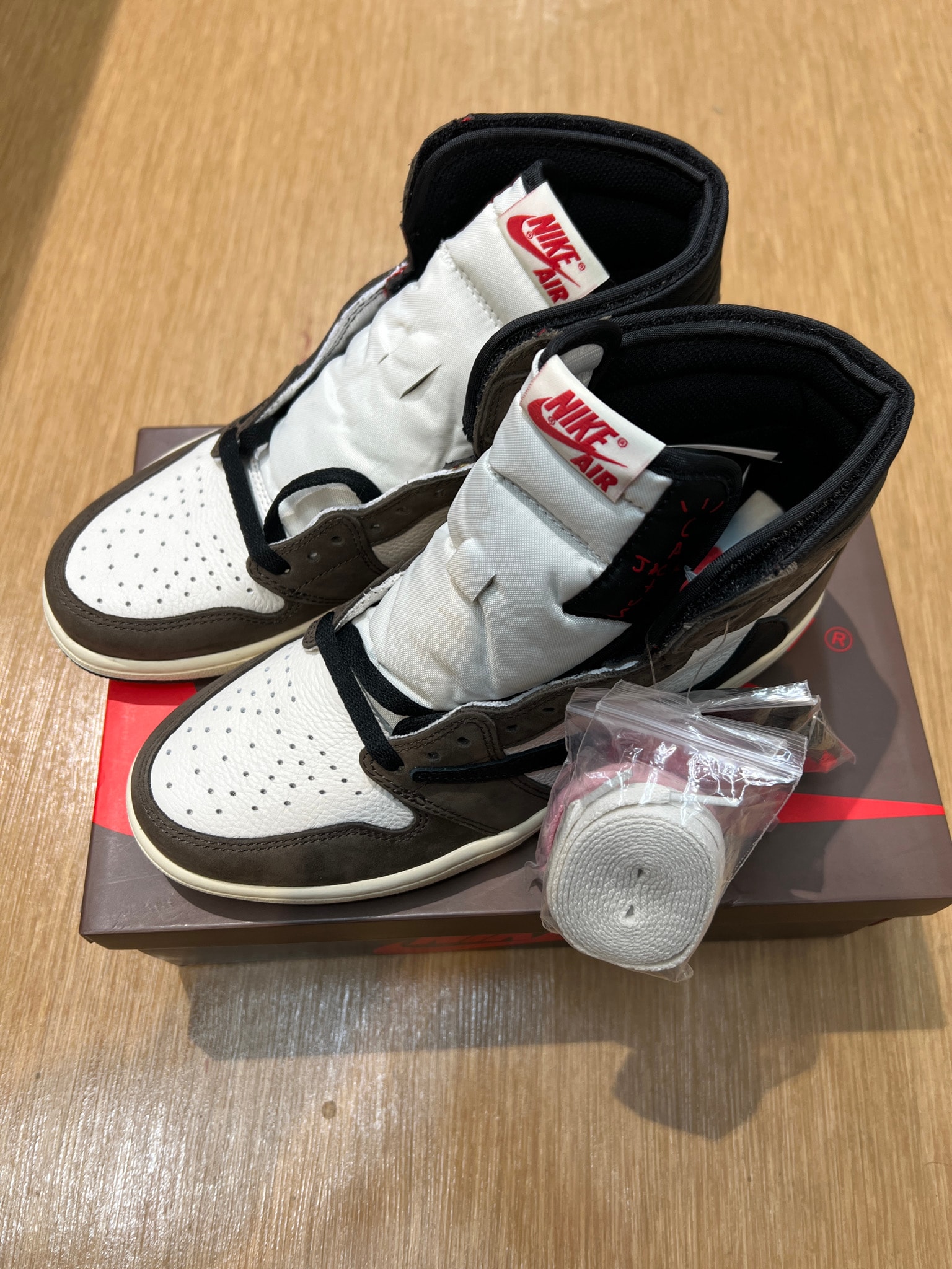 Travis Scott × Nike Air Jordan 1 Retro High OG TS SP "Sail/Dark Mocha"