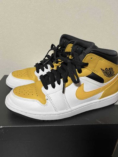 Nike Air Jordan 1 Mid "University Gold"
