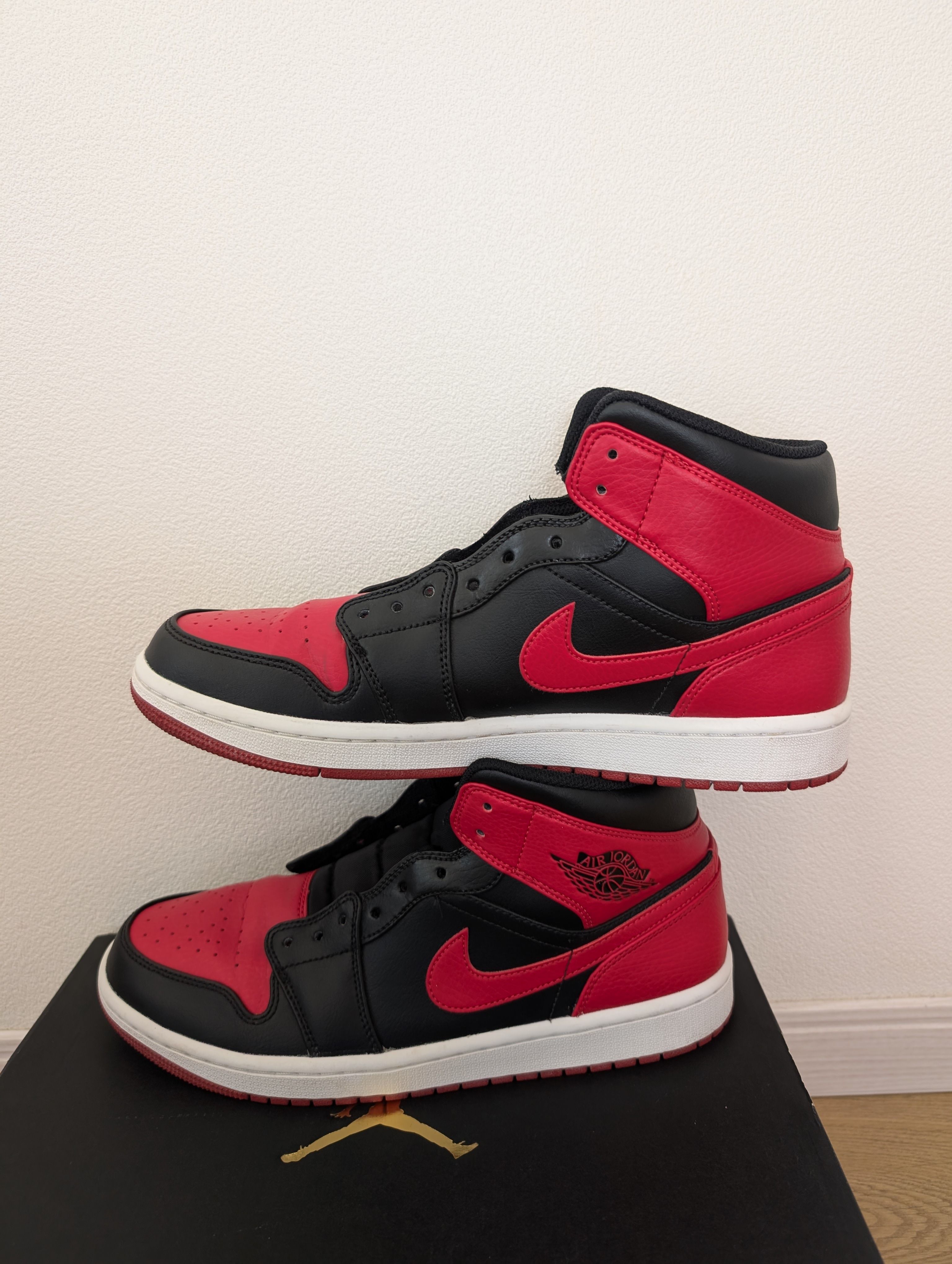 Nike Air Jordan 1 Mid "Bred"