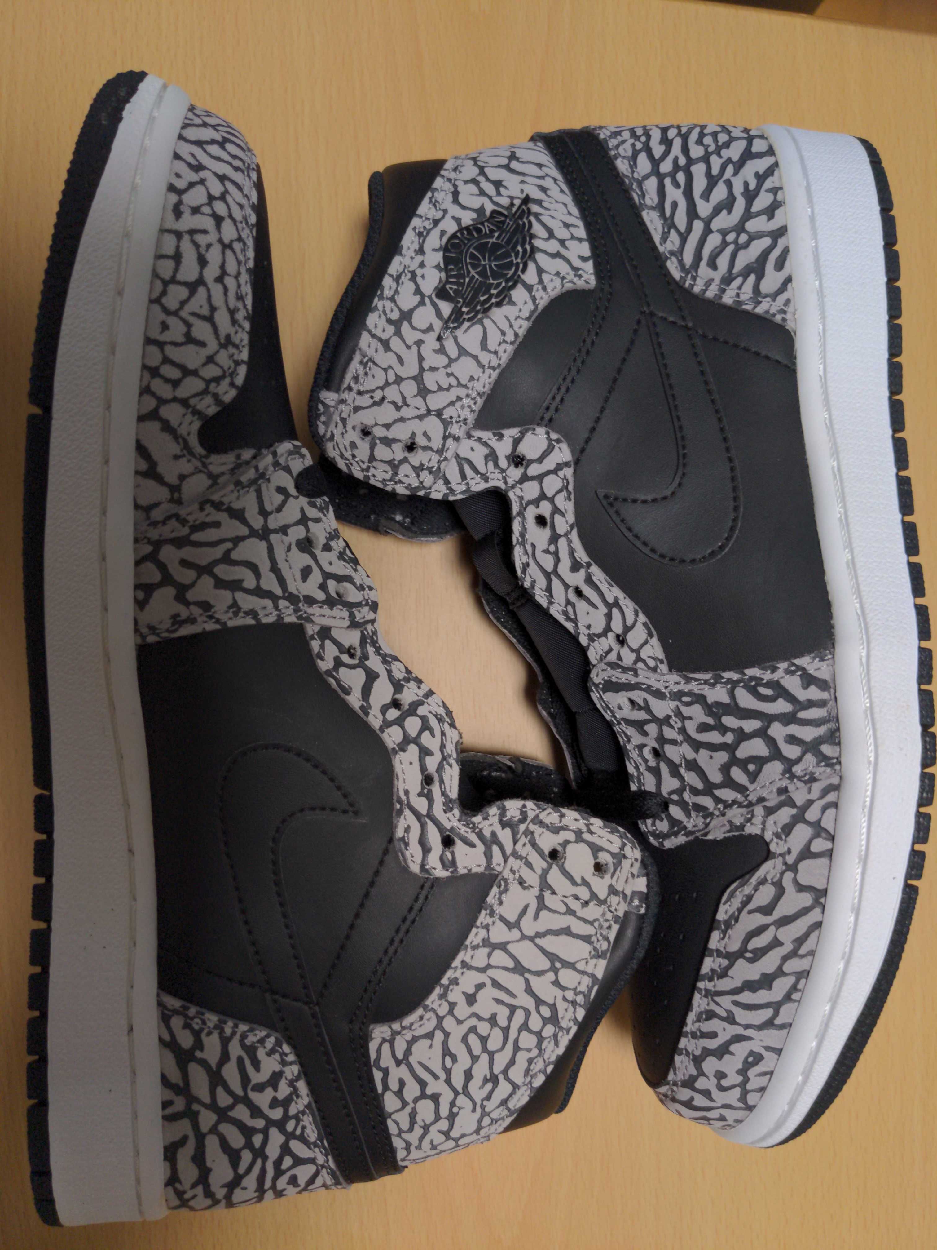 Nike Air Jordan 1 Retro High "Un-Supreme"