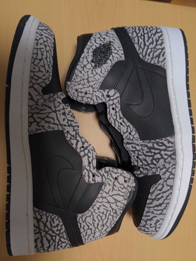 Nike Air Jordan 1 Retro High "Un-Supreme"