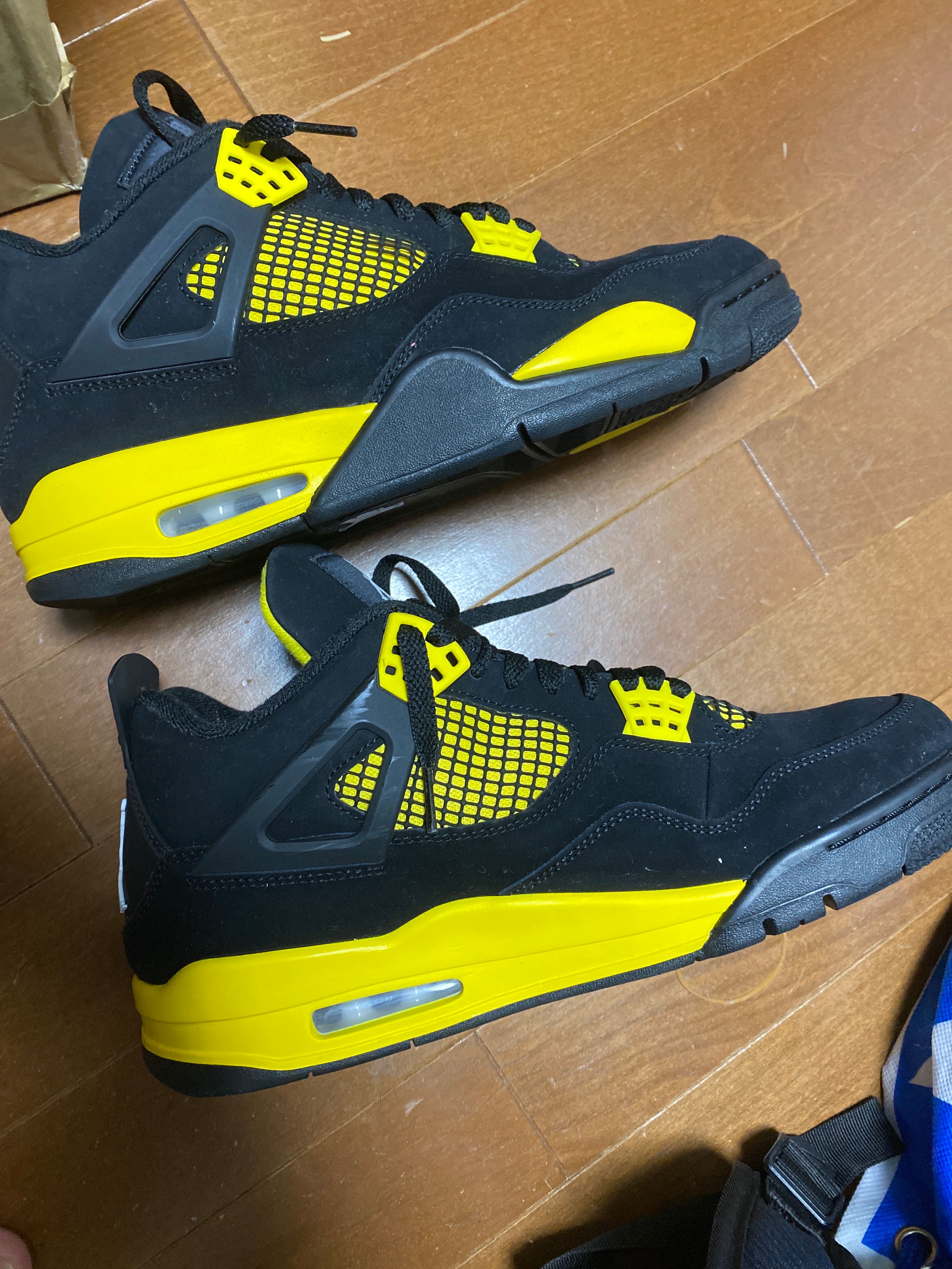 Nike Air Jordan 4 Retro "Thunder"(2023)
