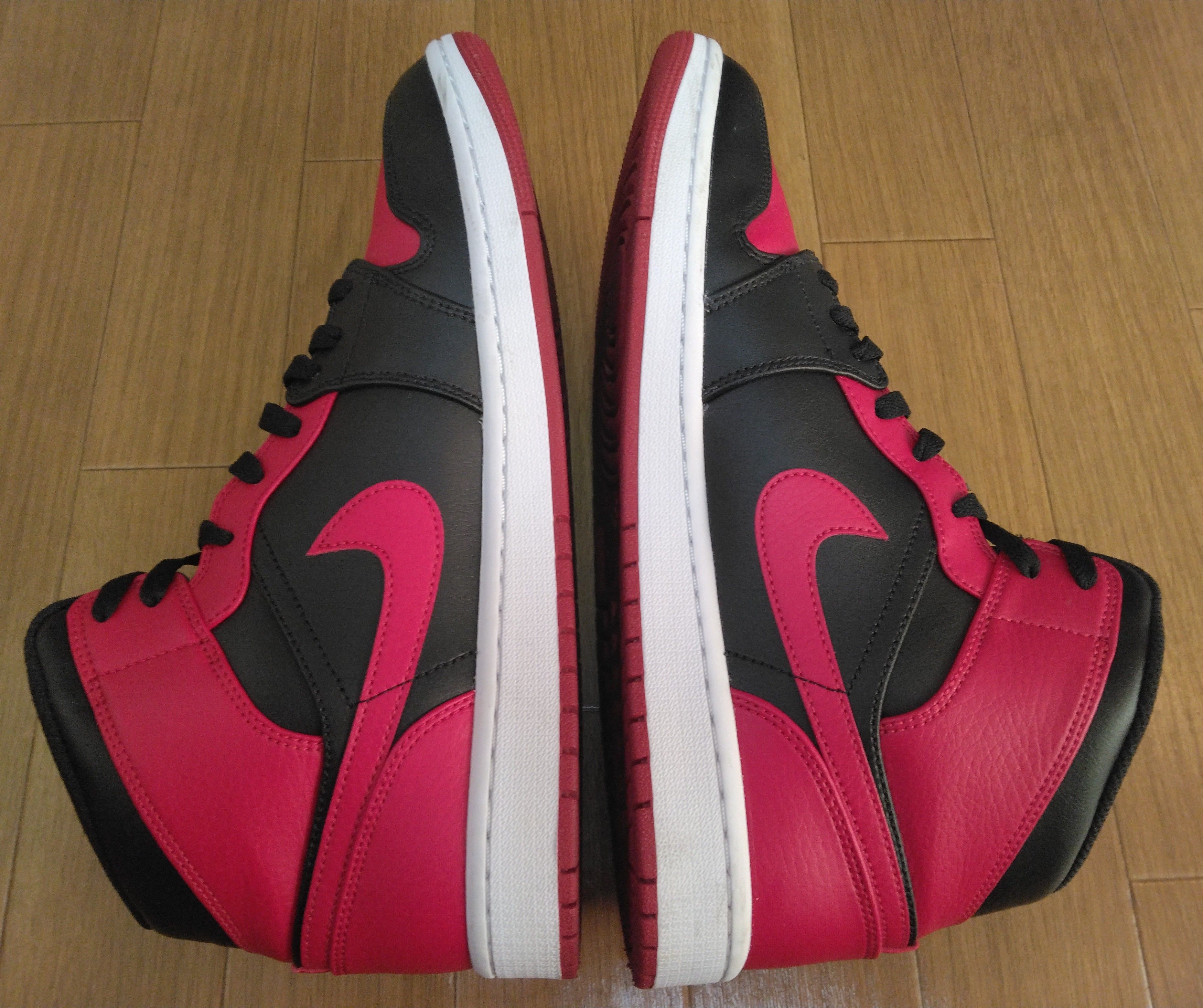 Nike Air Jordan 1 Mid "Bred"