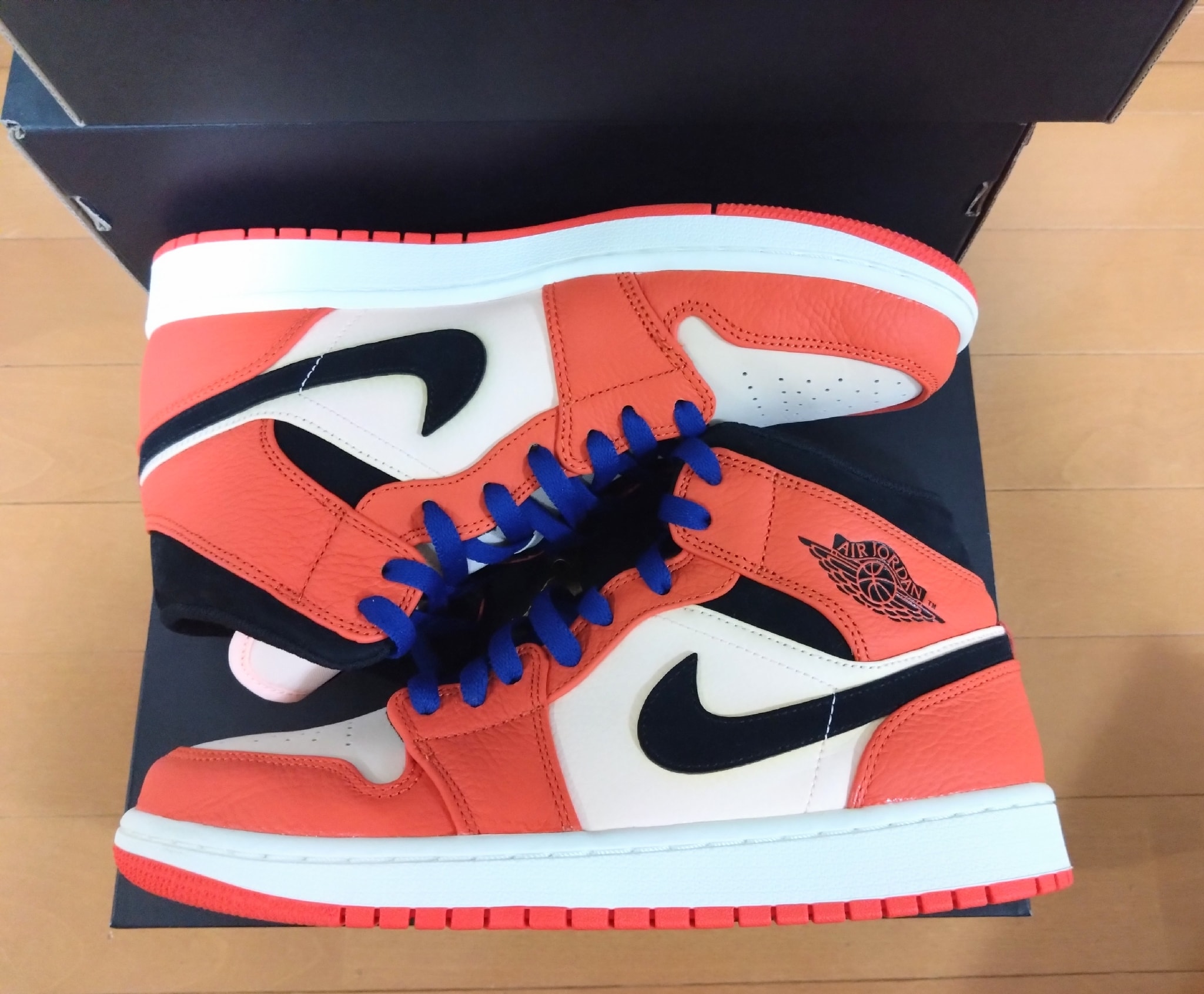 Nike Air Jordan 1 Mid "Team Orange Black"