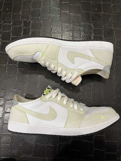 Nike Air Jordan 1 Low OG "Ghost Green"