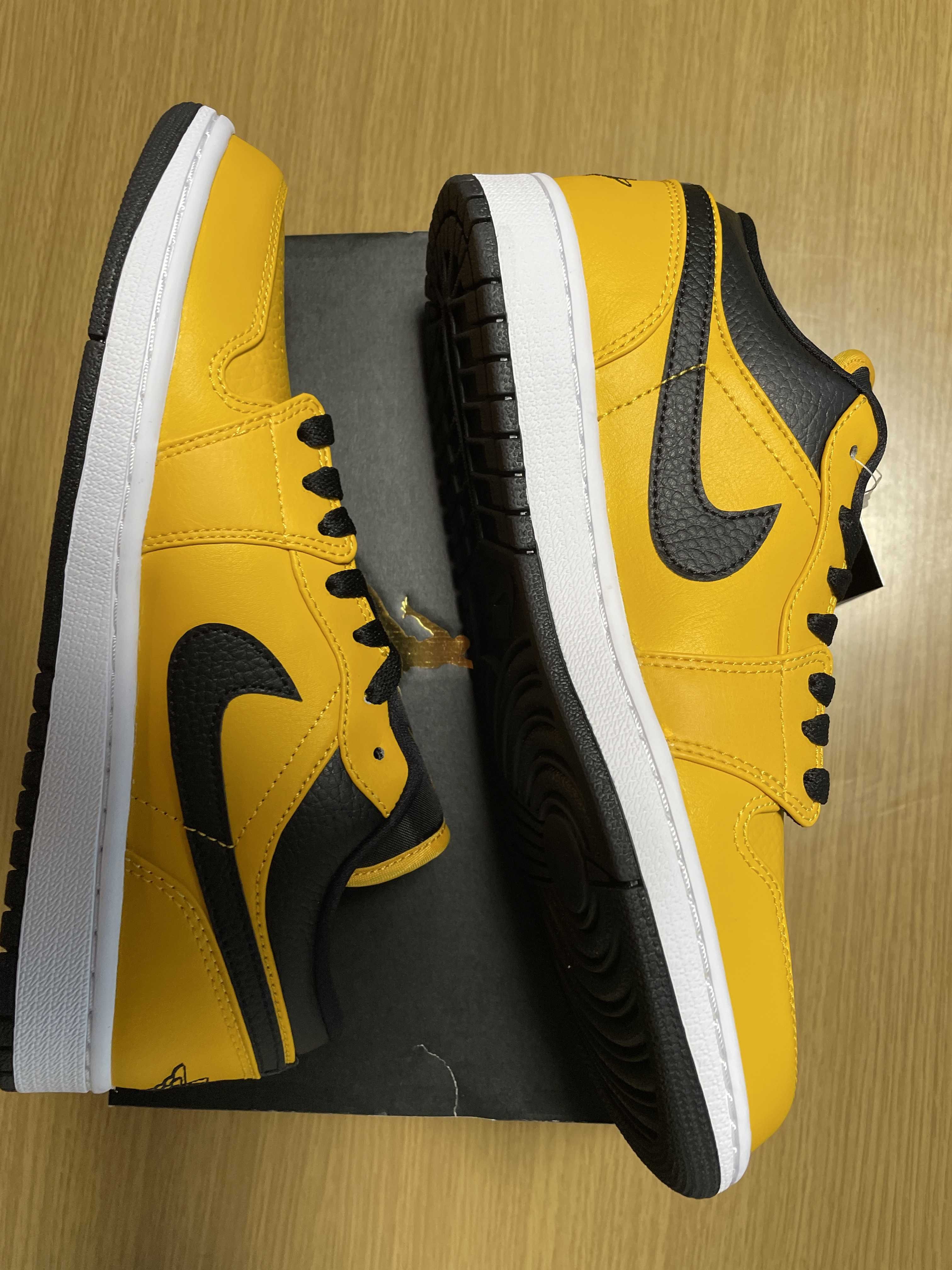 NIKE AIR JORDAN 1 LOW "UNIVERSITY GOLD"