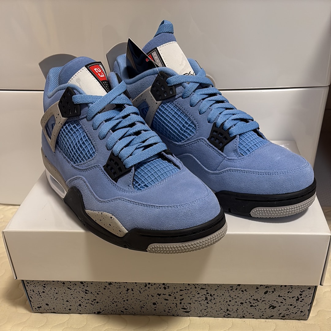 Nike Air Jordan 4 "University Blue"