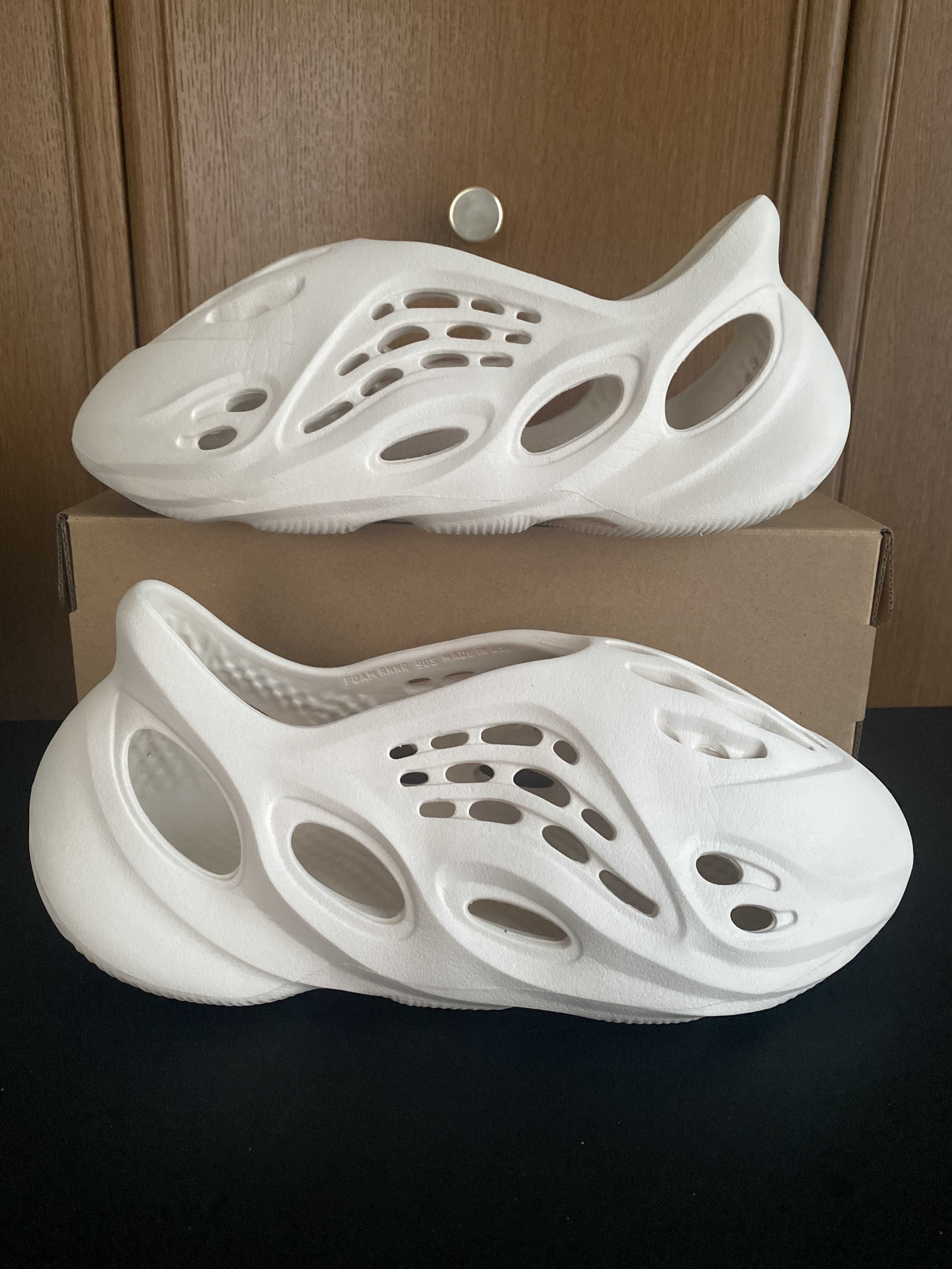 adidas YEEZY Foam Runner "Sand"