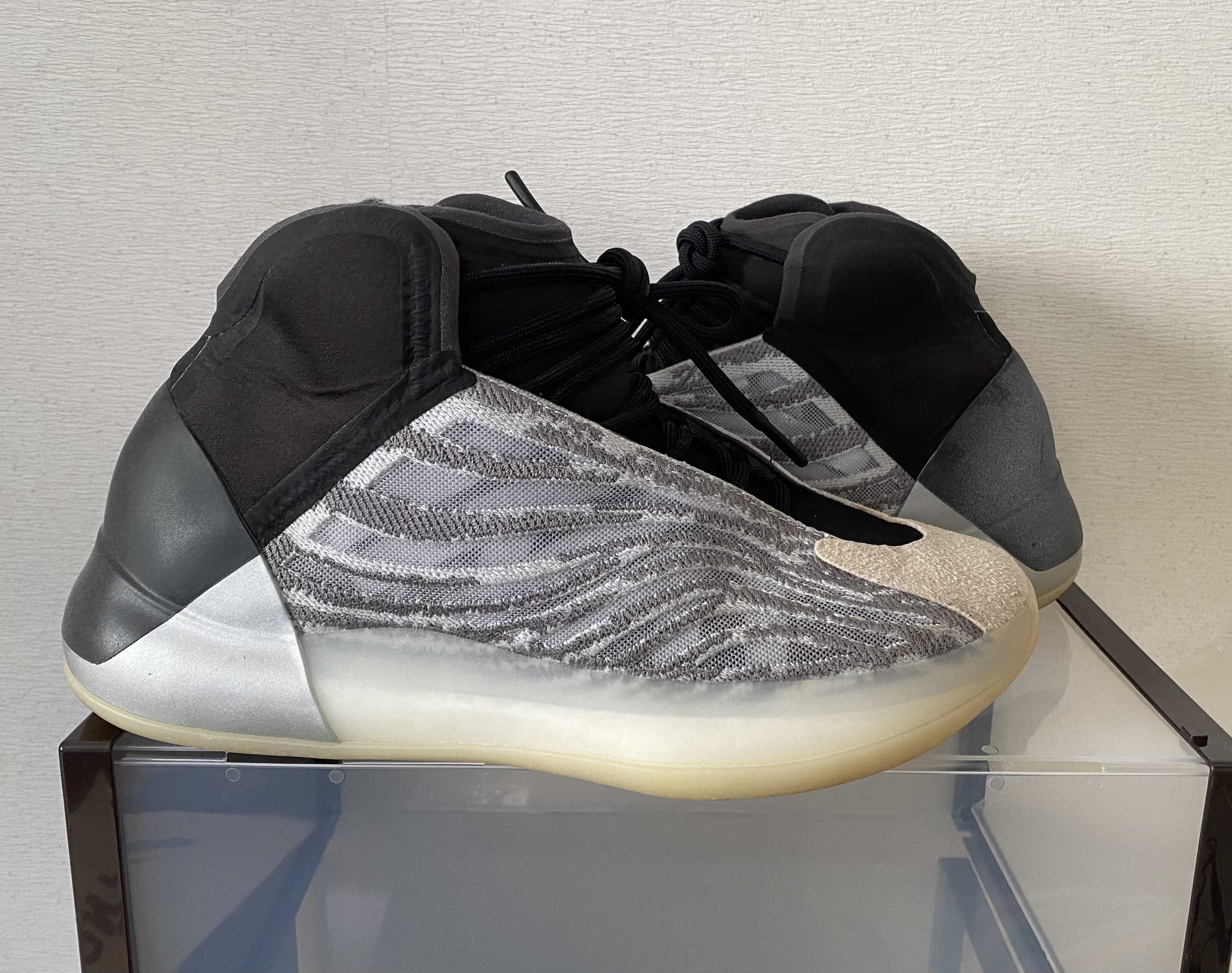 adidas YEEZY Quantum "QNTM"