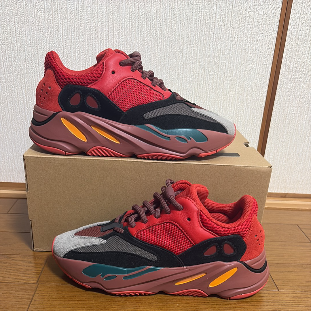 アディダスオリジナルス イージーブースト700 "ハイレゾ レッド"