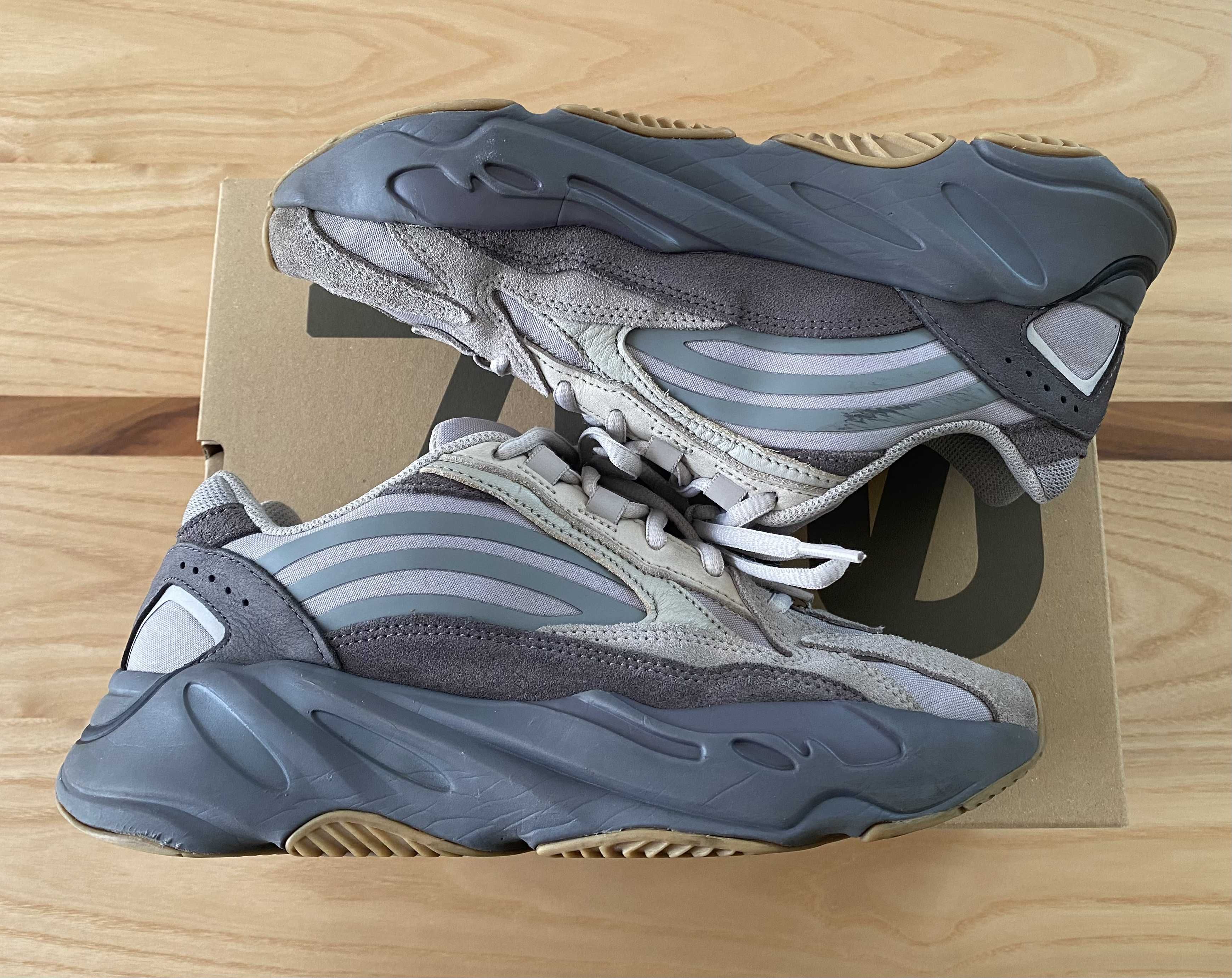 adidas YEEZY Boost 700 V2 "Tephra"