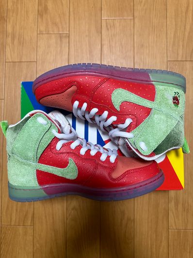 Nike SB Dunk High "Strawberry Cough"