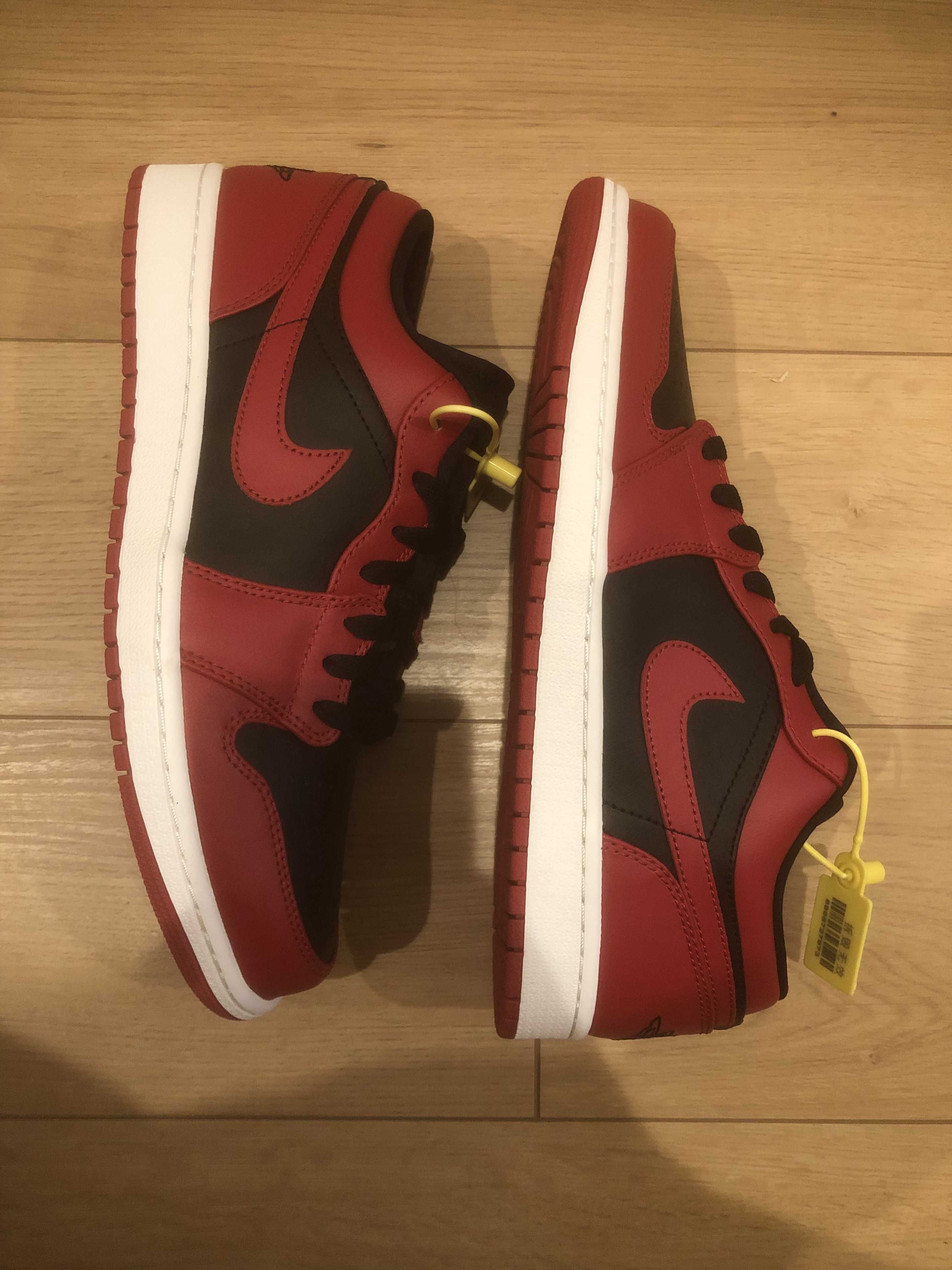 Nike Air Jordan 1 Low "Varsity Red"