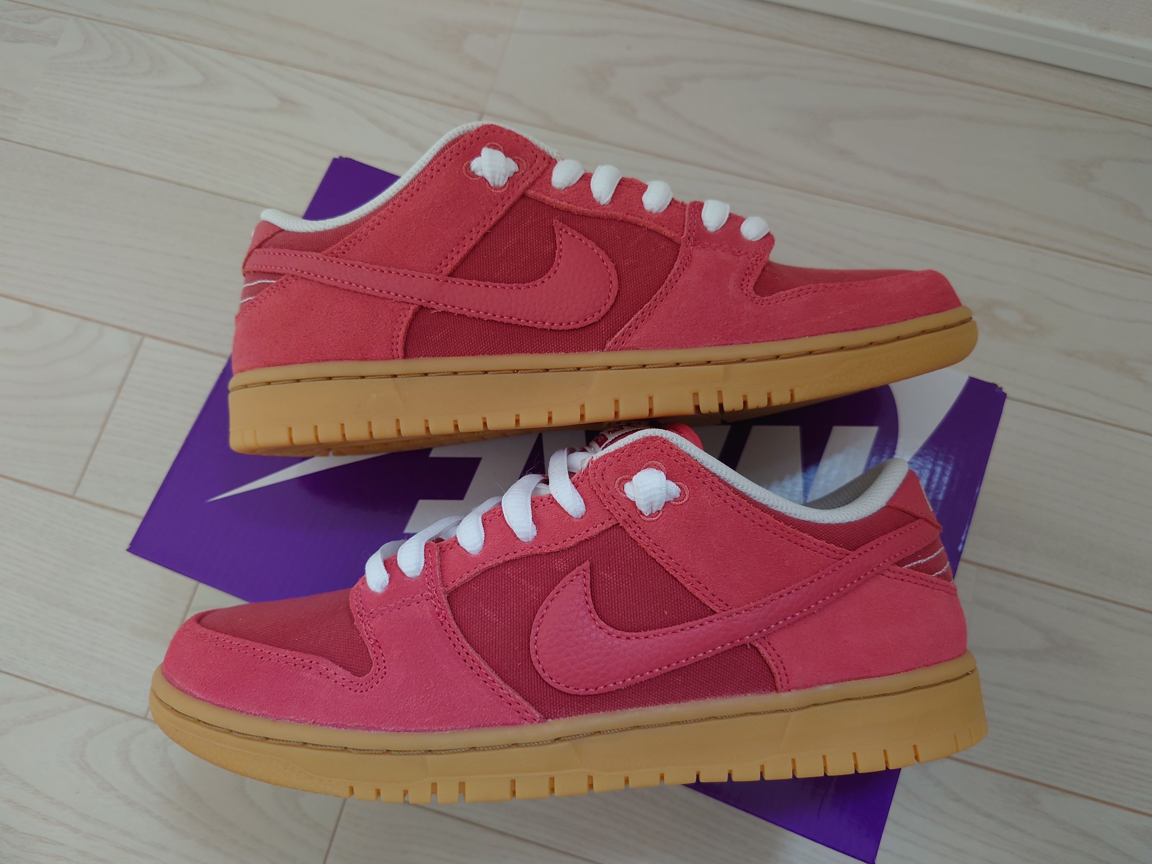 Nike SB Dunk Low "Adobe"