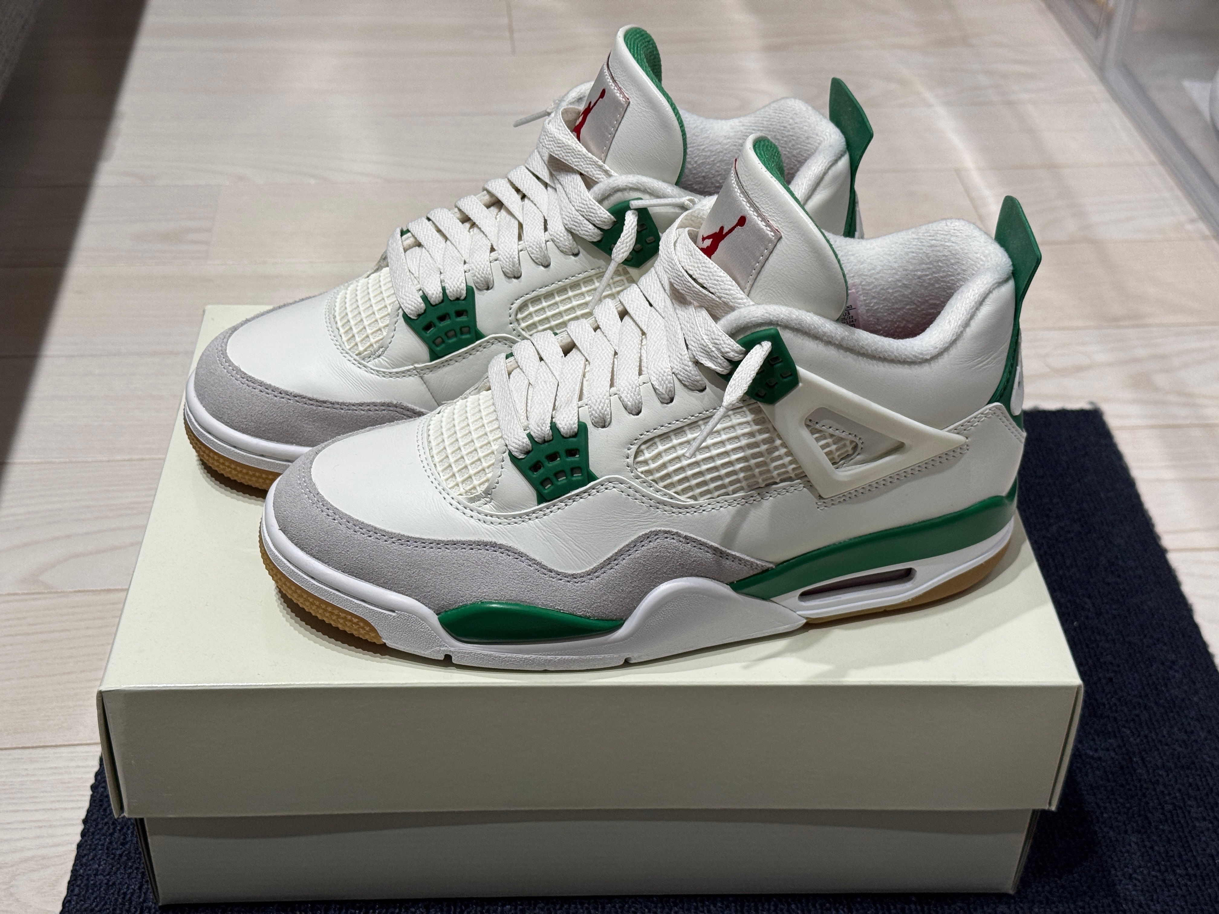 Nike SB × Air Jordan 4 Retro SP "Pine Green"