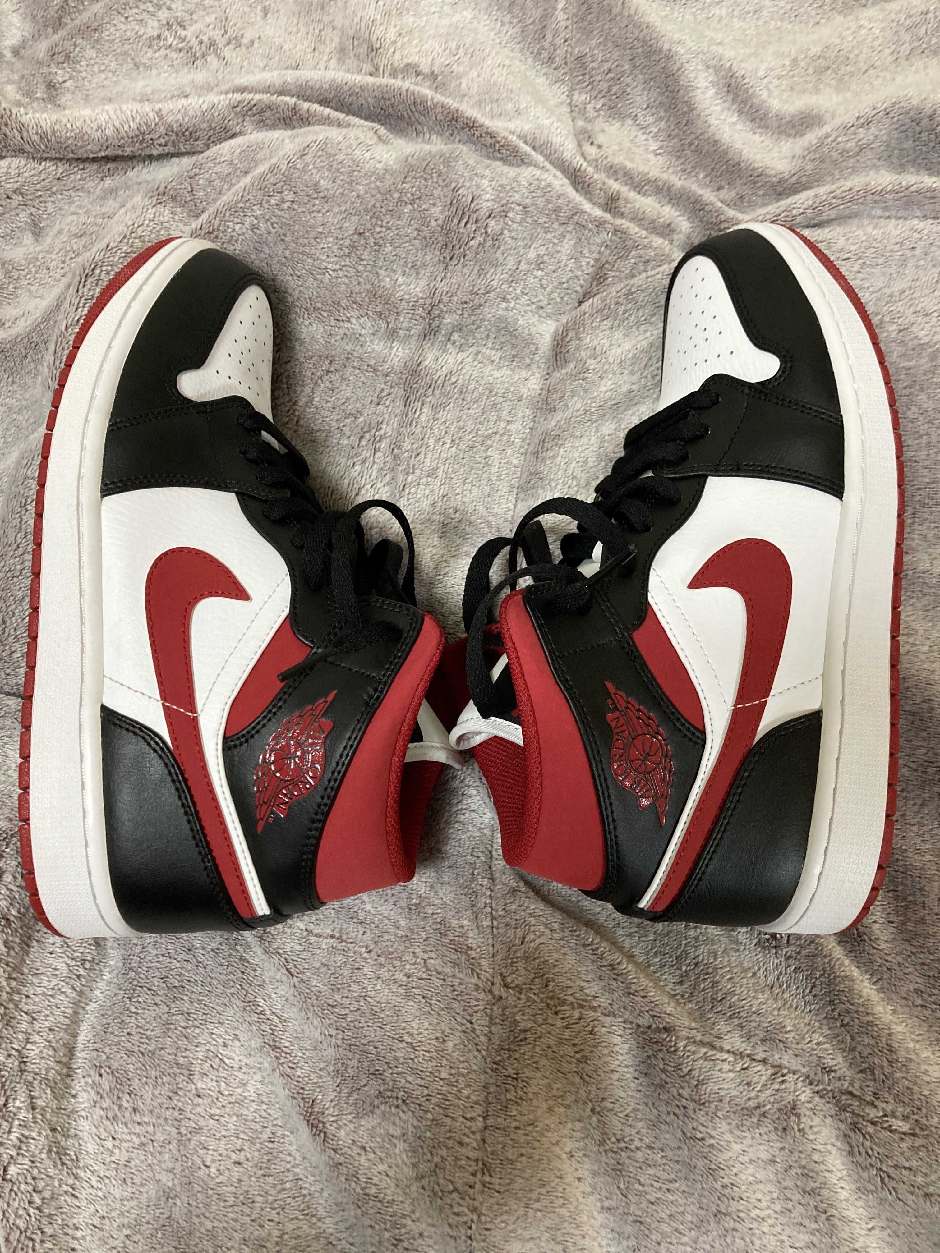 Nike Air Jordan 1 Mid "White/Gym Red Black"