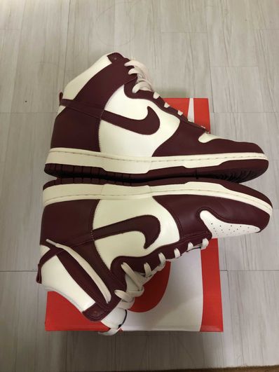 NIKE Women's DUNK HIGH "TEAM RED"