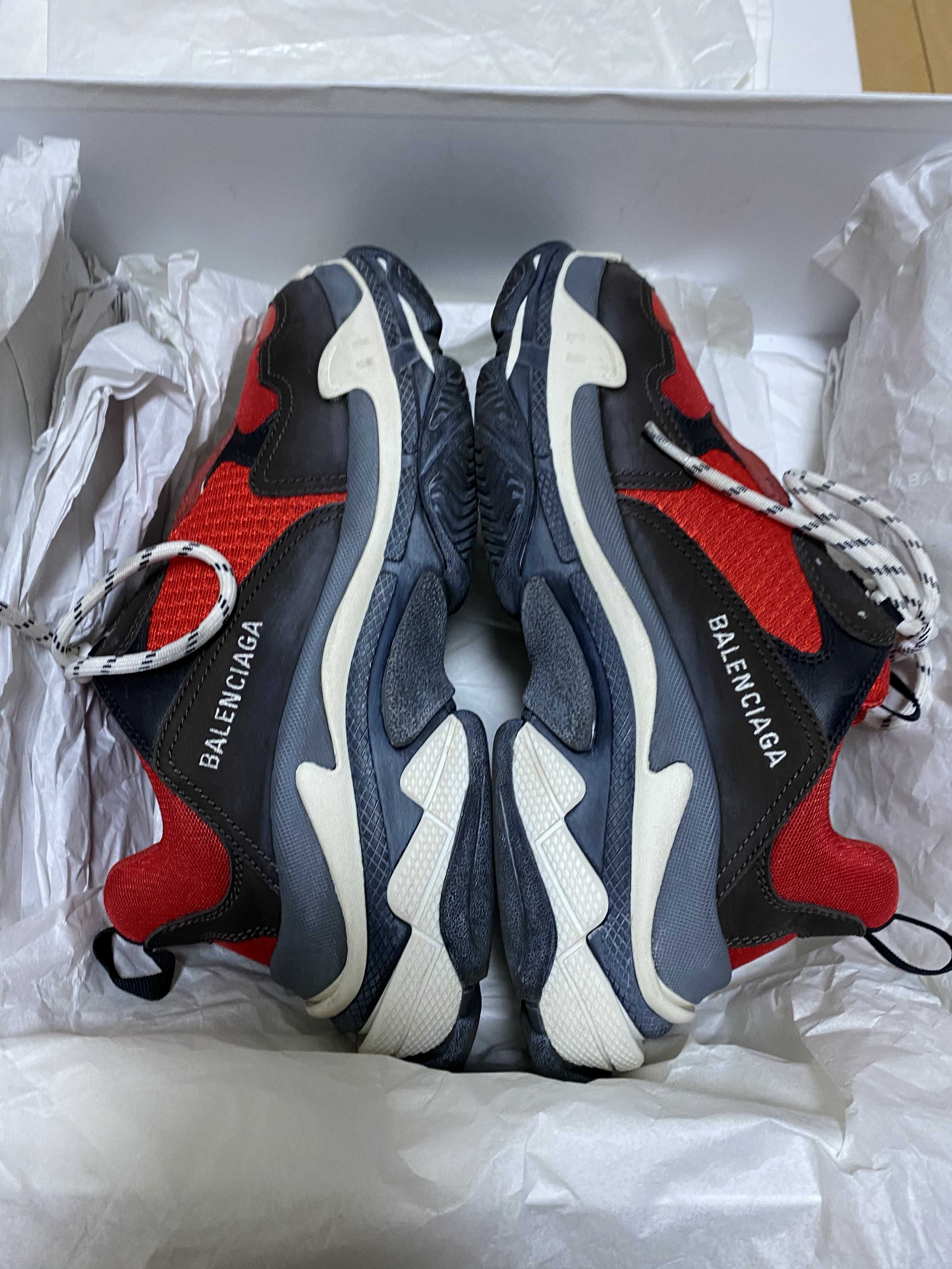BALENCIAGA Triple S "Black/Red"
