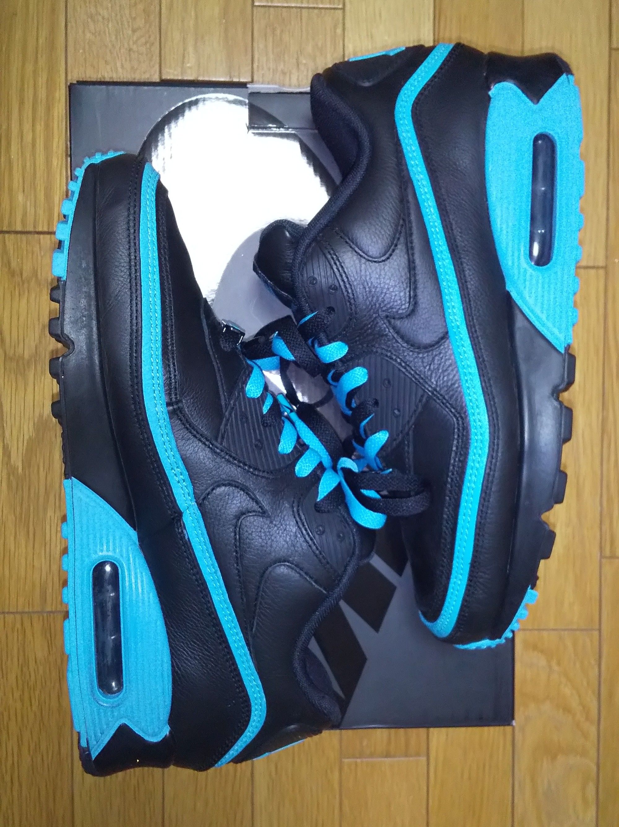 UNDEFEATED × Nike Air Max 90 "Black/Blue"