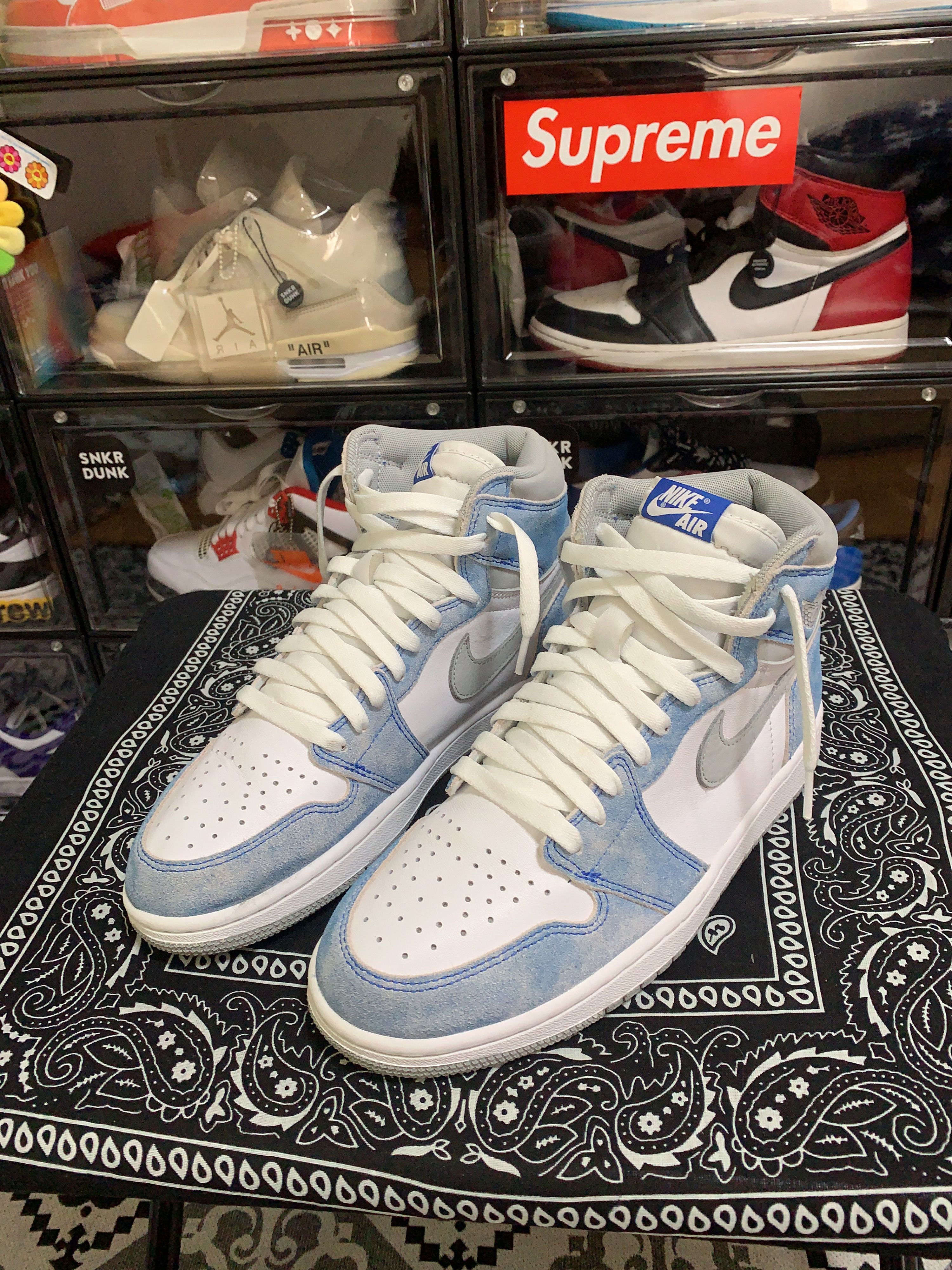 Nike Air Jordan 1 High OG "Hyper Royal"