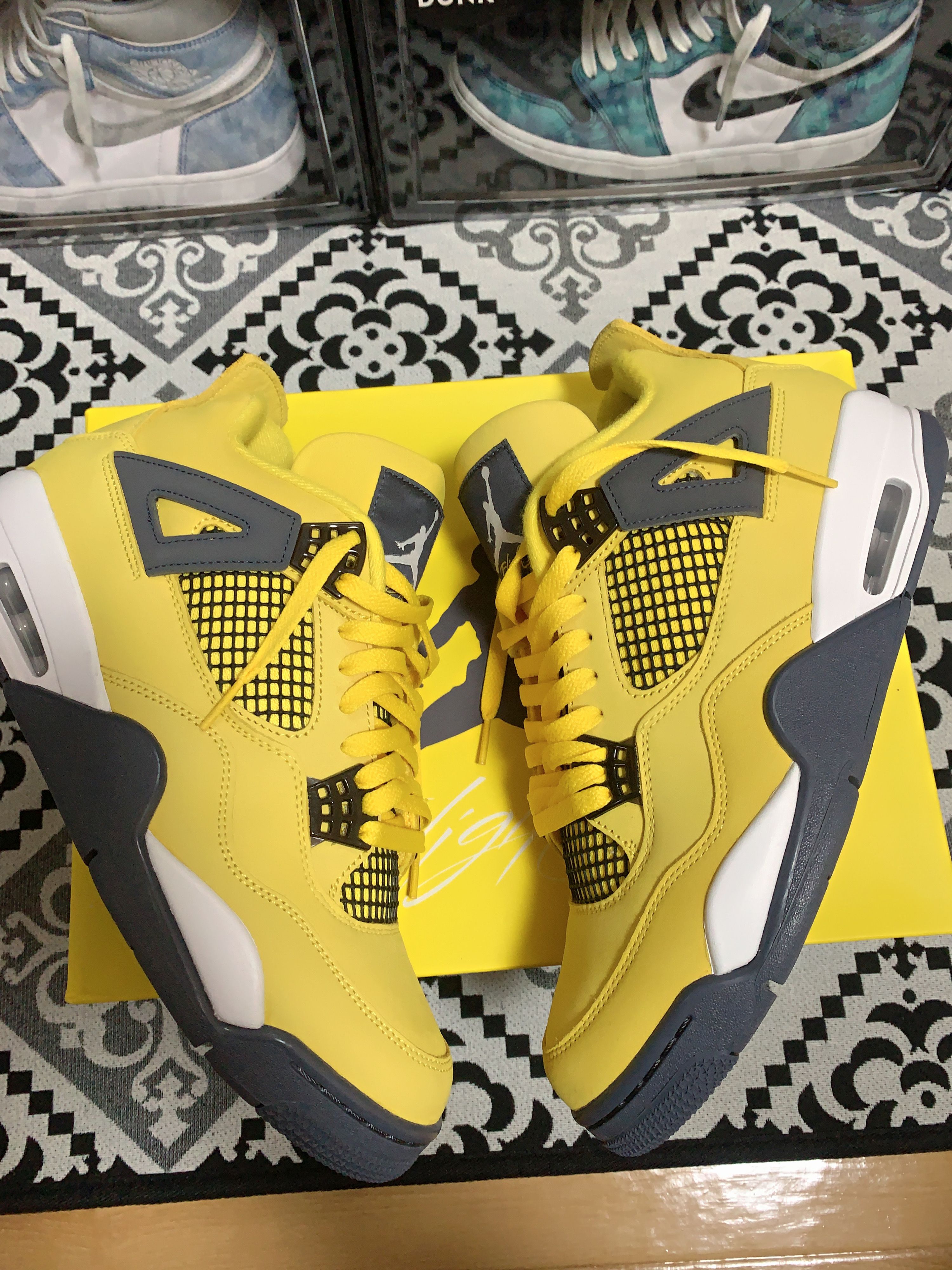 Nike Air Jordan 4 "Tour Yellow"