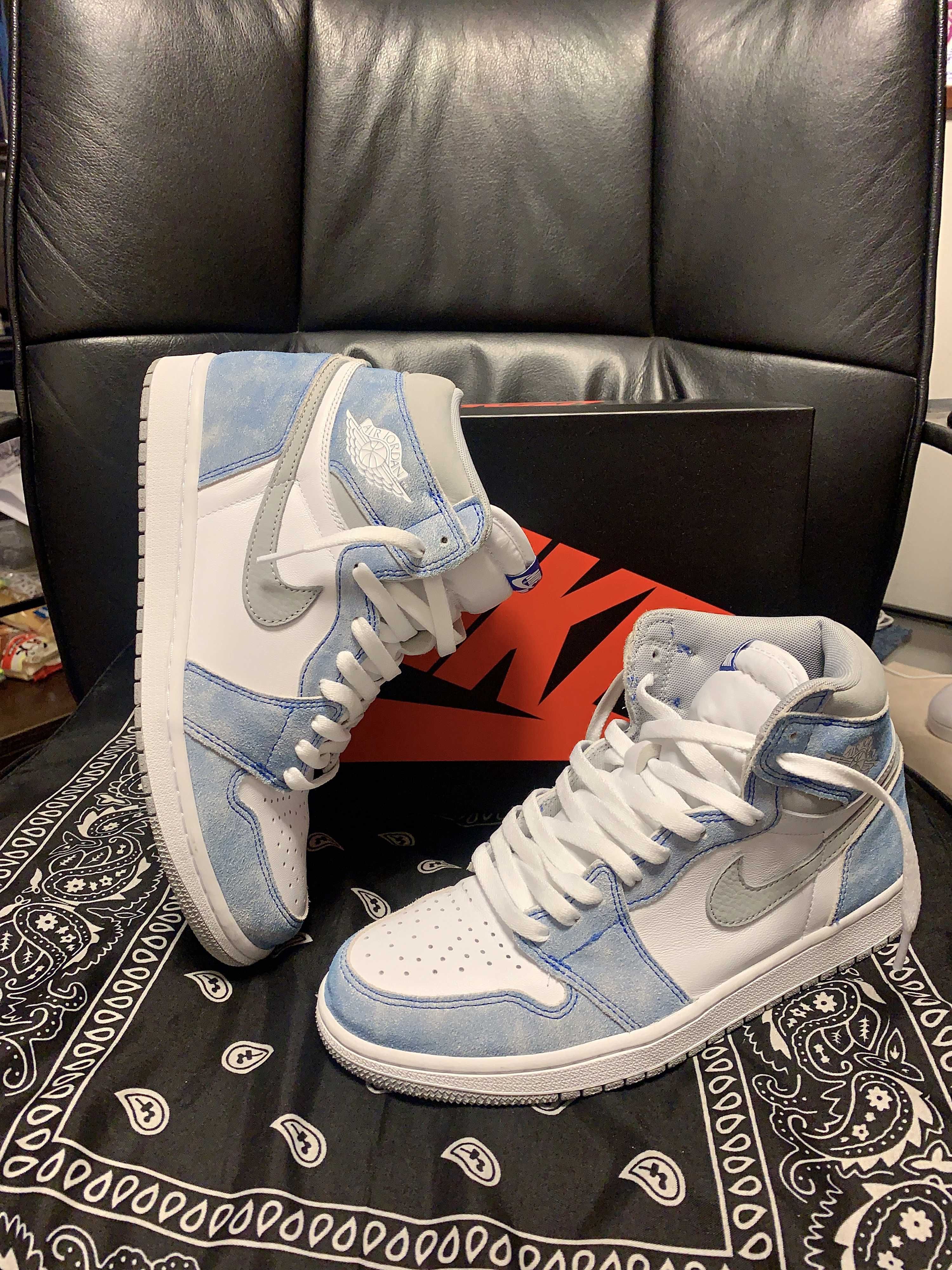 Nike Air Jordan 1 High OG "Hyper Royal"