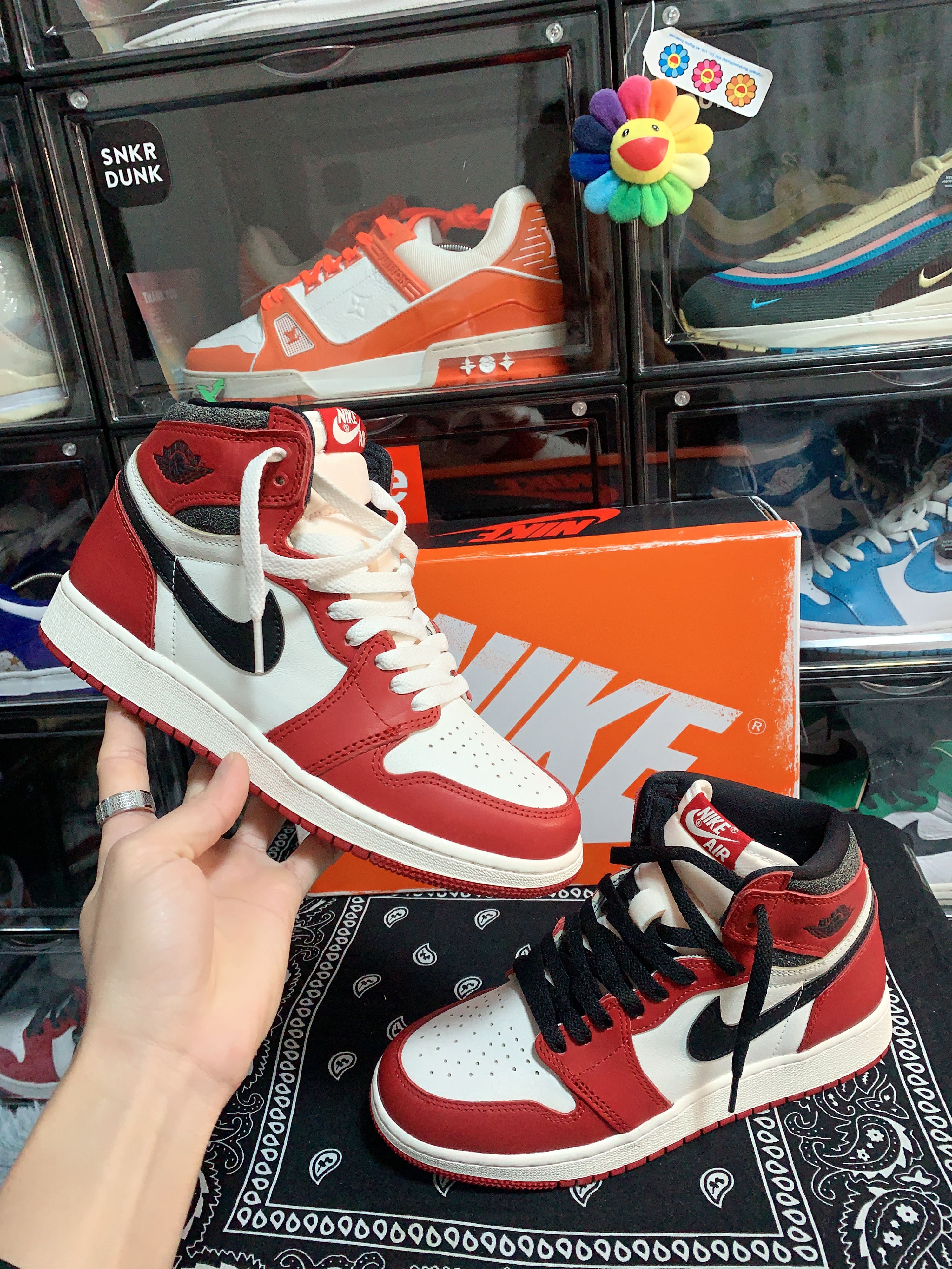 Nike GS Air Jordan 1 High OG "Lost & Found/Chicago"